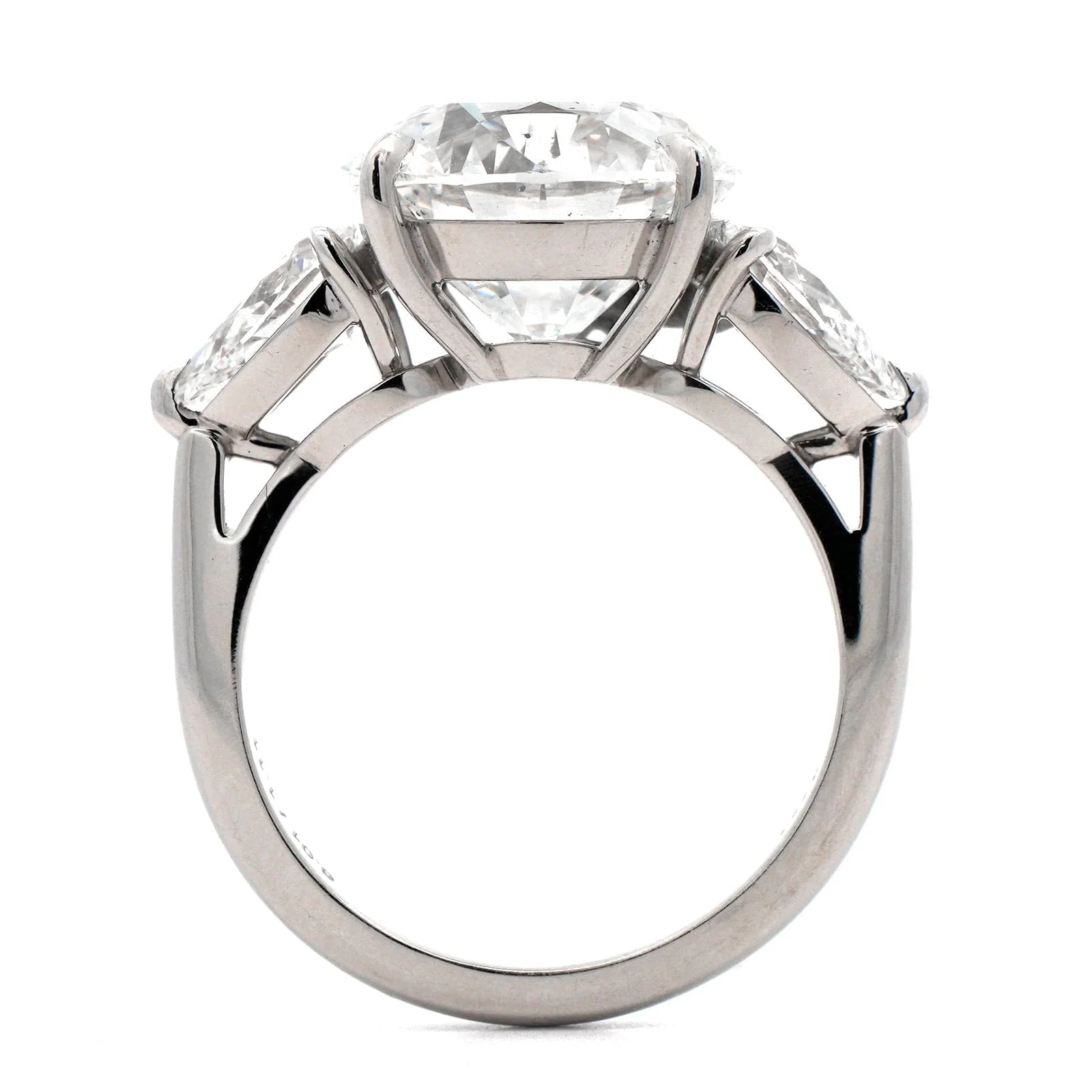 Platinum 3 Stone Round Diamond Engagement Ring - Image 3