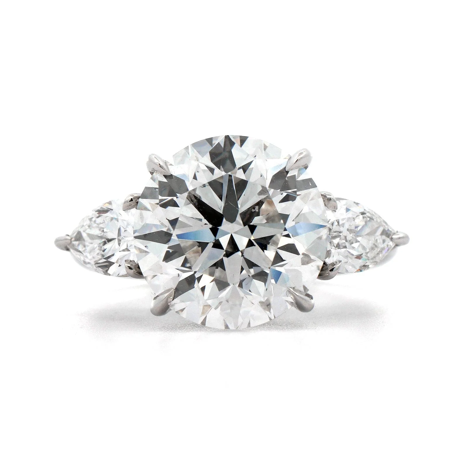 Platinum 3 Stone Round Diamond Engagement Ring - Image 5