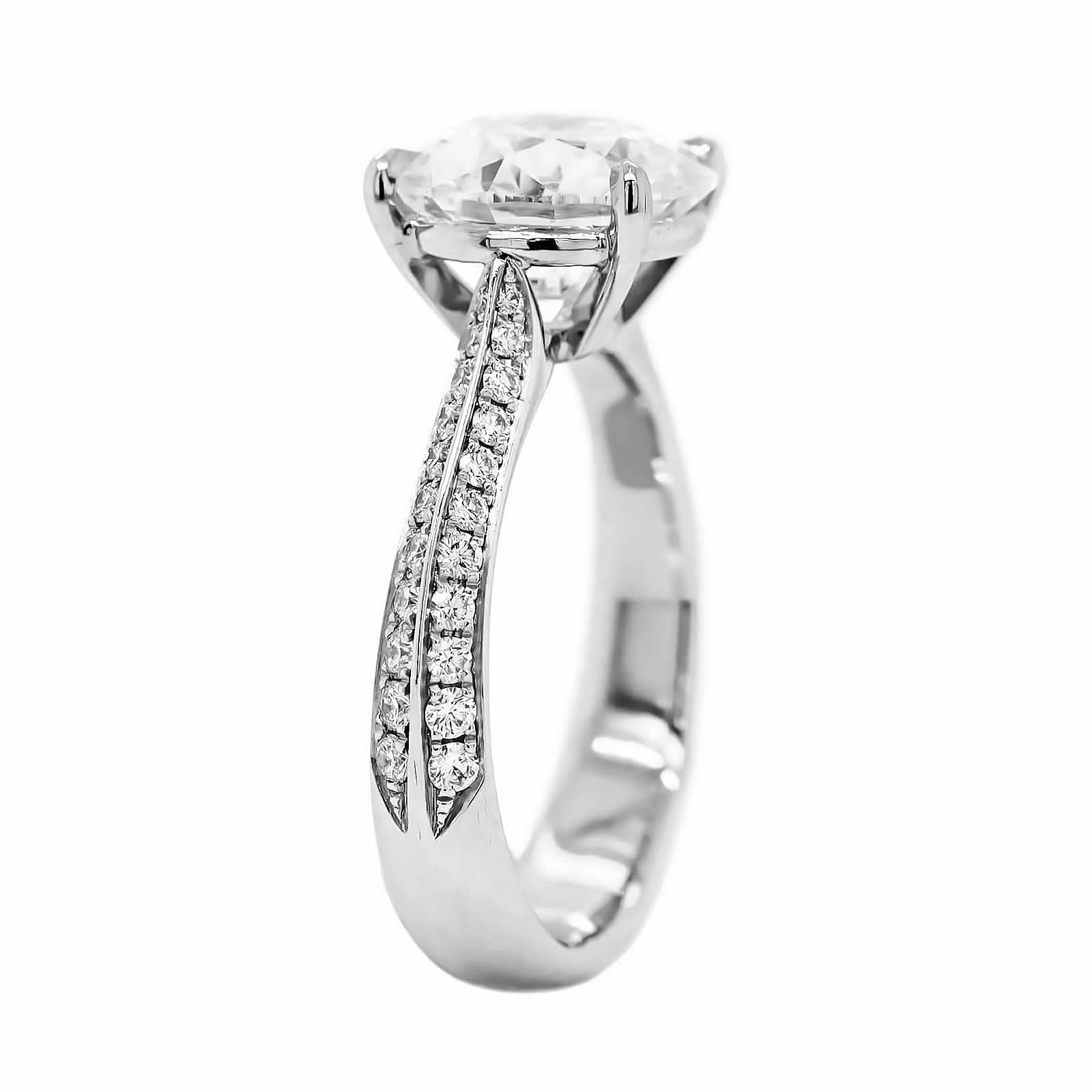 Platinum Round Diamond Engagement Ring - Image 2
