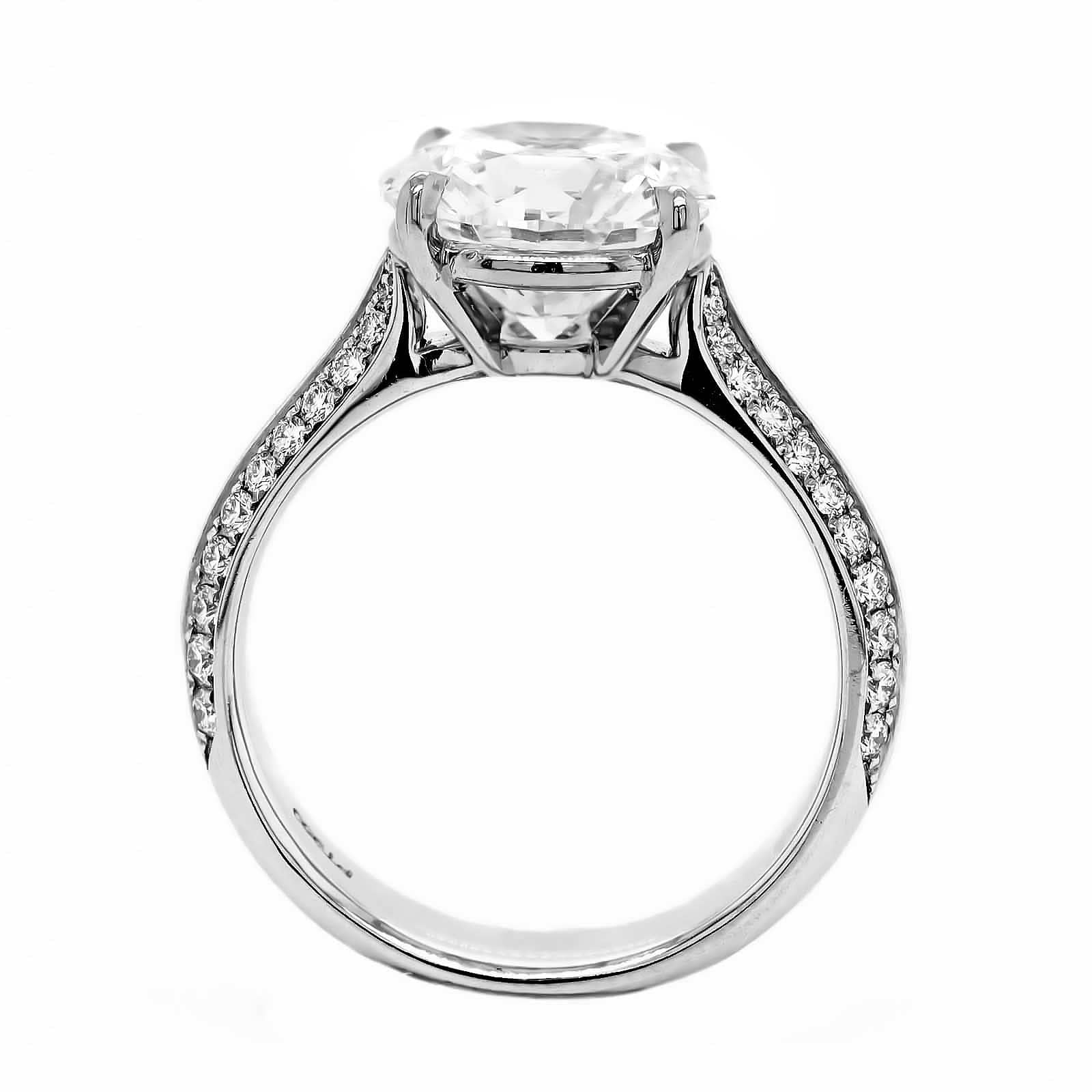 Platinum Round Diamond Engagement Ring - Image 3
