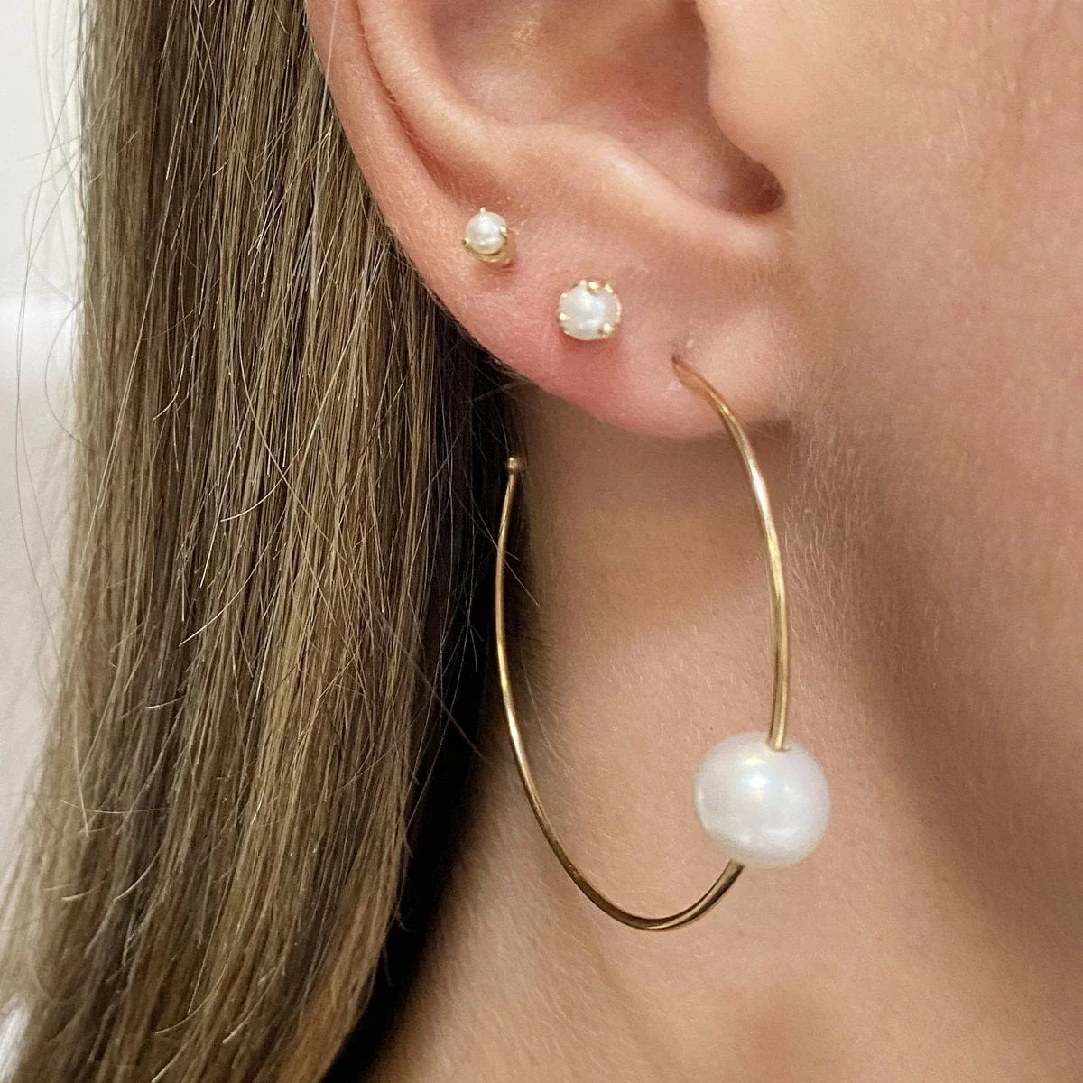 14K Yellow Gold Pearl Stud Earrings - Image 2