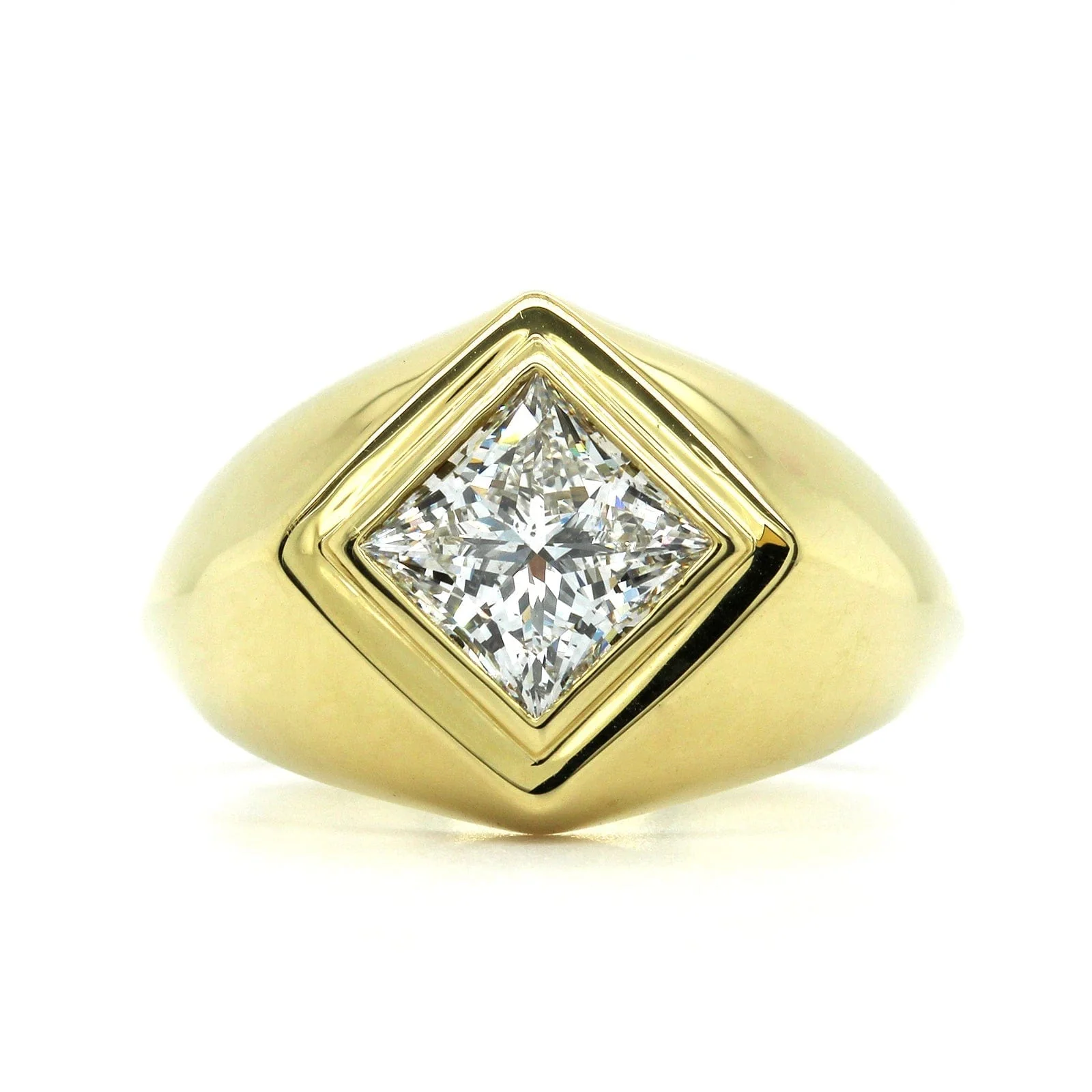 18K Yellow Gold Bezel Set Princess Cut Diamond Ring - Image 4