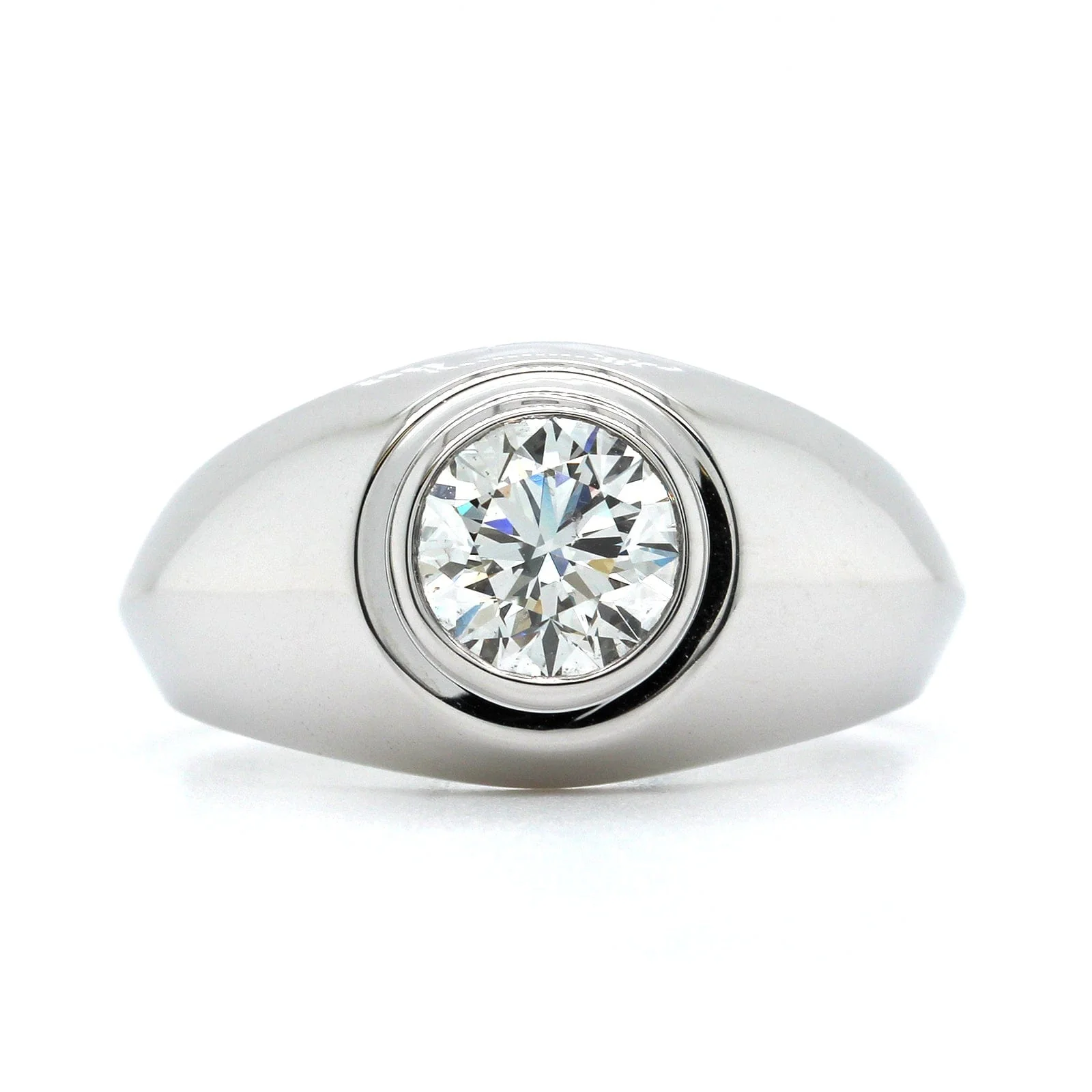18K White Gold Bezel Set Diamond Ring - Image 4
