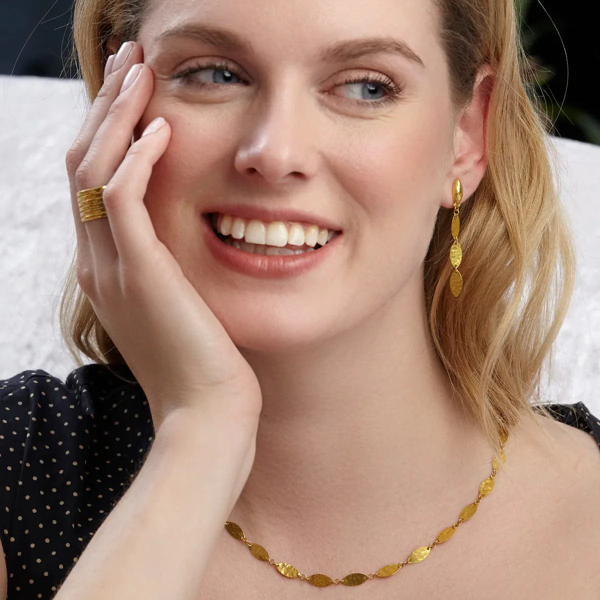 24K Yellow Gold Three Leaves Drop Earrings - Image 2