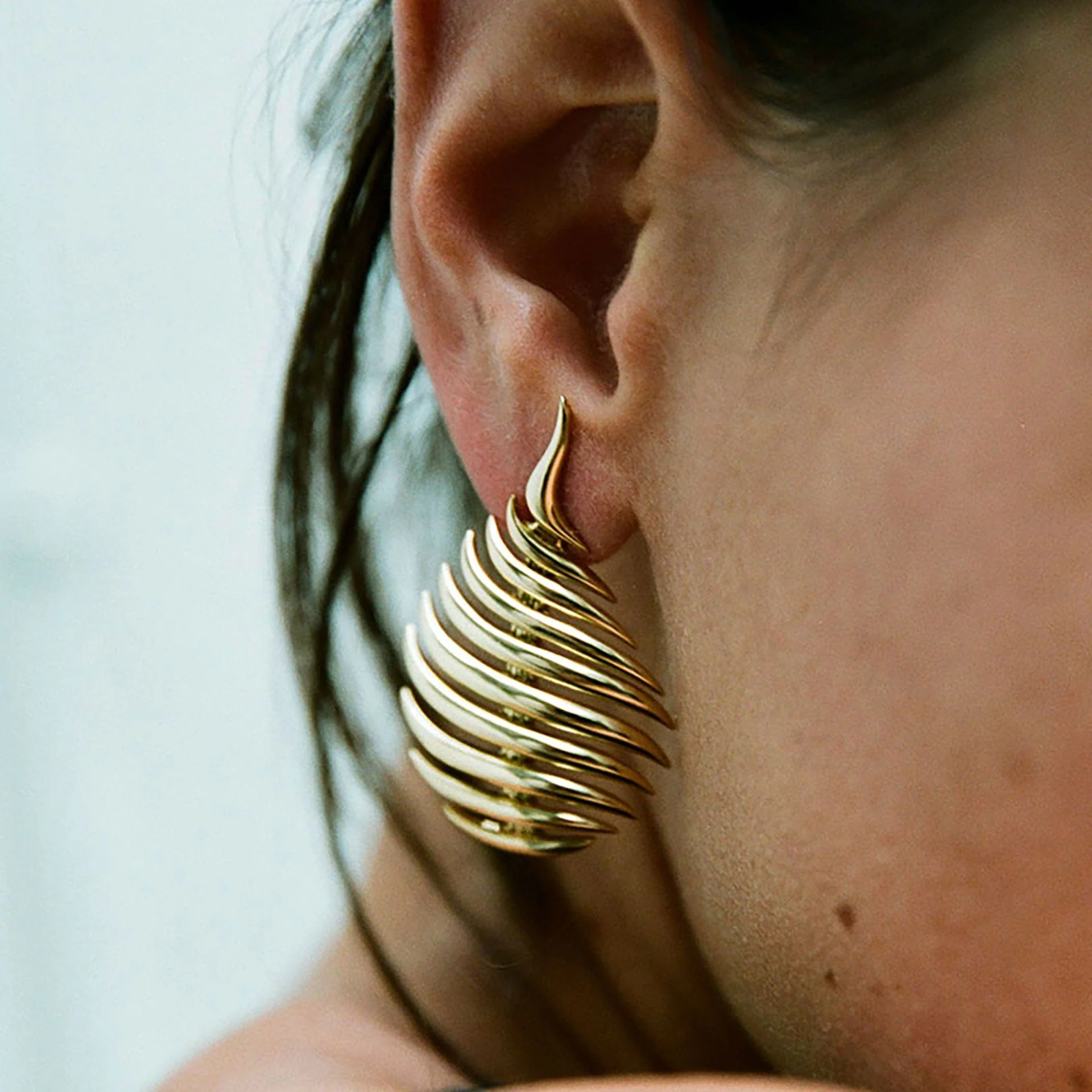 Fernando Jorge 18K Yellow Gold Small Flame Earrings - Image 2