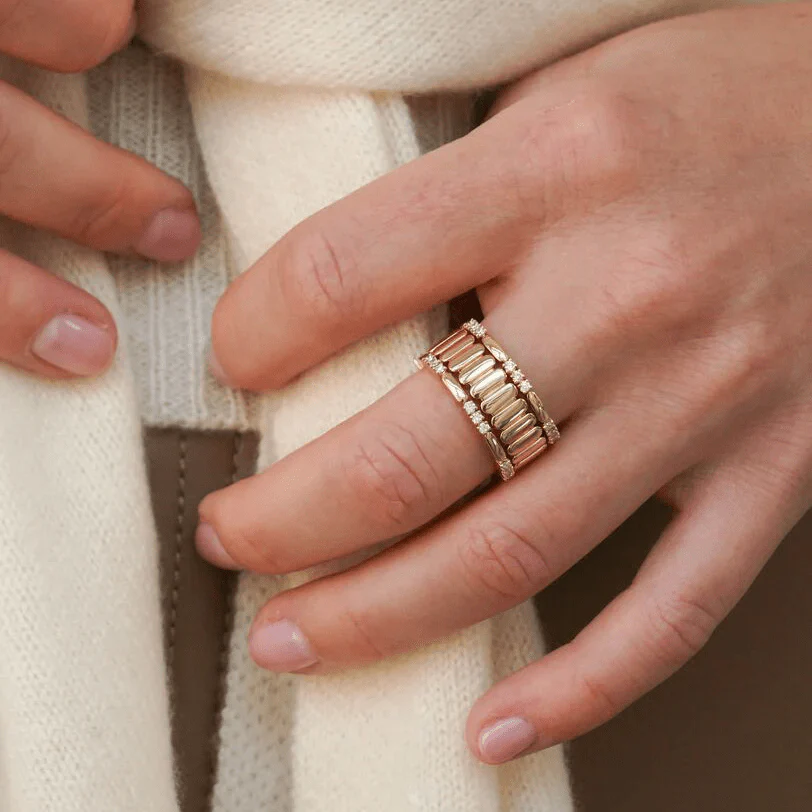 14K Yellow Gold Vertical Bar Ring - Image 2