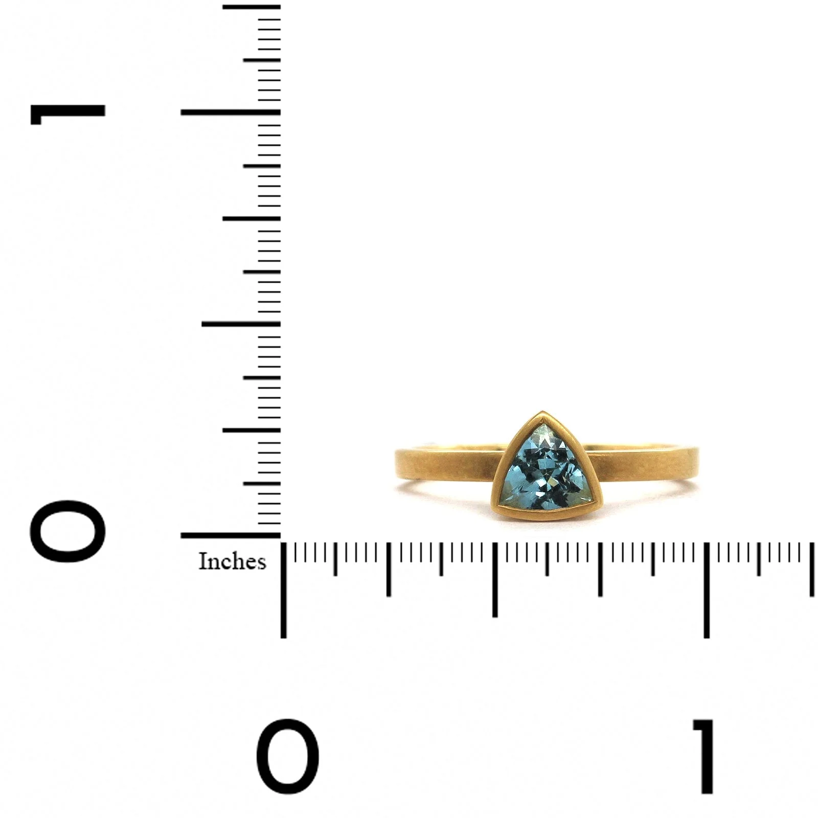 18K Yellow Gold Trillion Cut Aquamarine Ring - Image 3