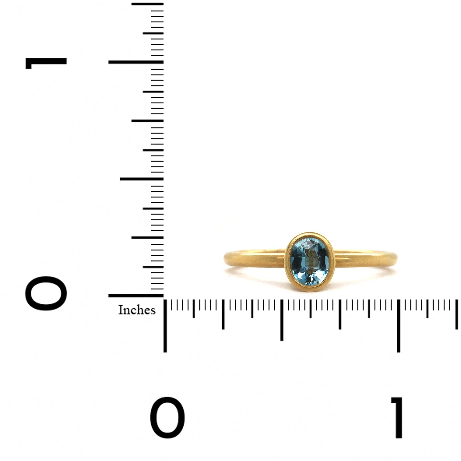 18K Yellow Gold Oval Cut Aquamarine Ring - Image 3