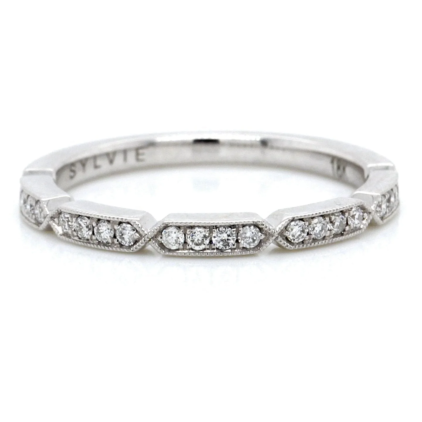 18K White Gold Round Milgrain Station Diamond Band