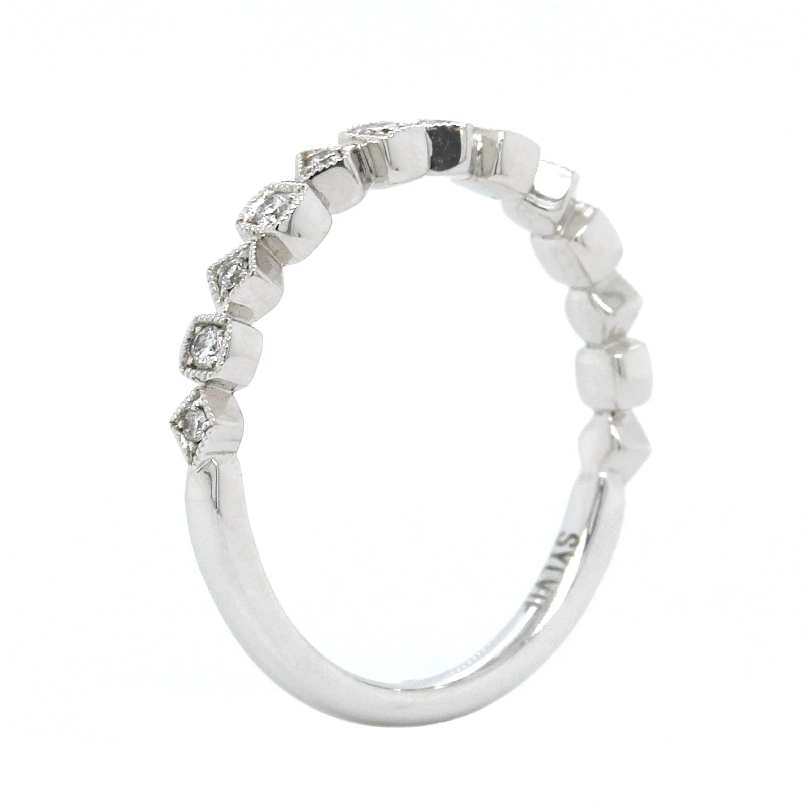 18K White Gold Alternating Shape Milgrain Wedding Band - Image 2