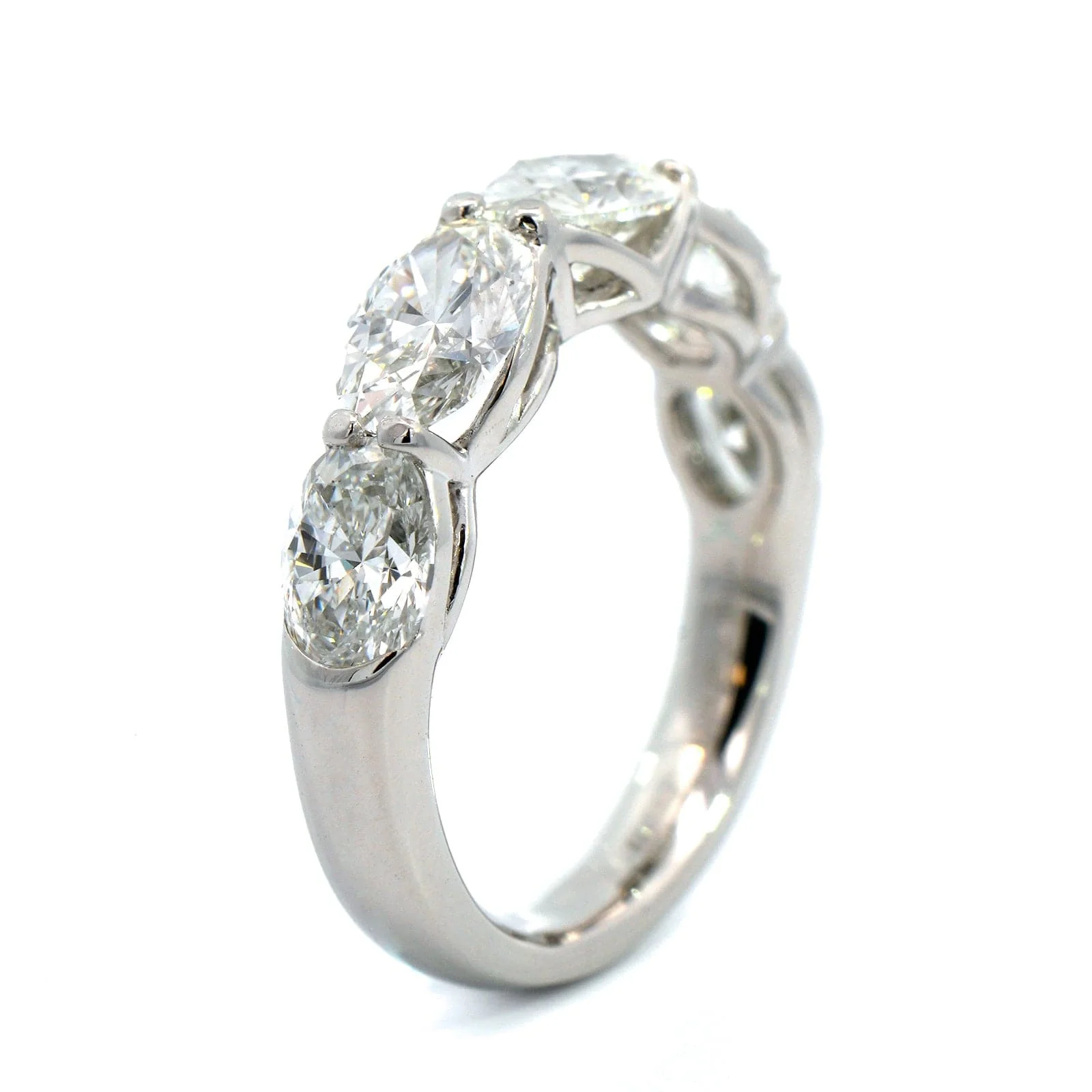 Platinum Shared Prong Oval Cut Graduating Diamond Band - Image 2