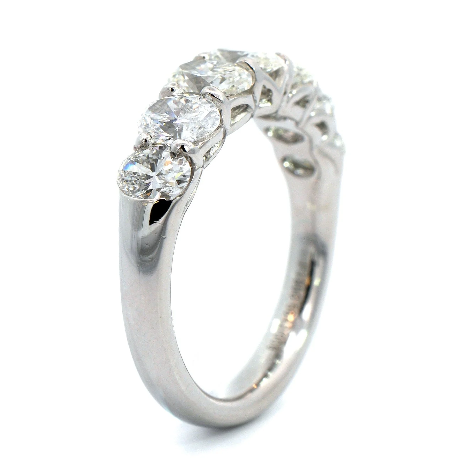 Platinum Shared Prong Graduating Oval Diamond Band - Image 2