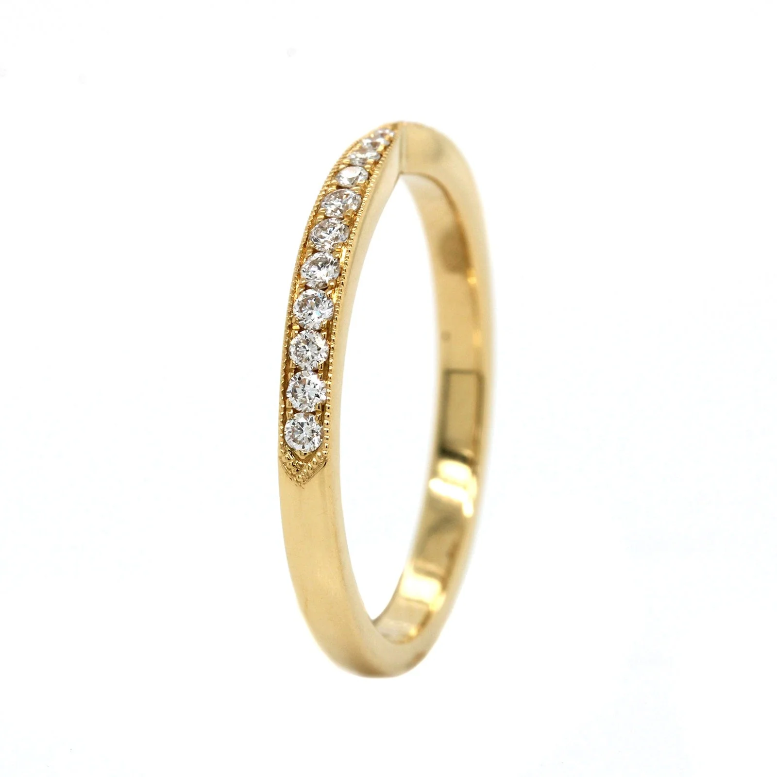 18K Yellow Gold Pinched Center Diamond Bead Set Band - Image 2
