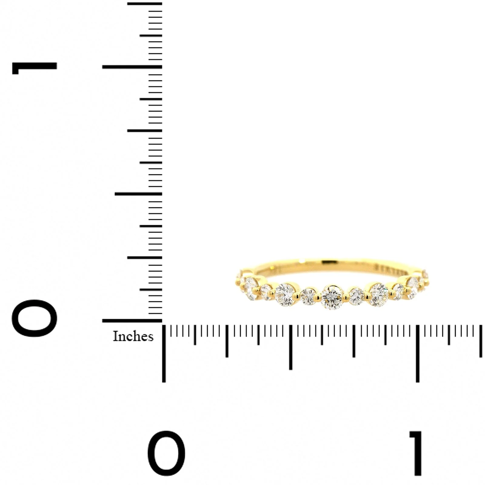 18K Yellow Gold Alternating Small and Large Diamond Wedding Ring - Image 4