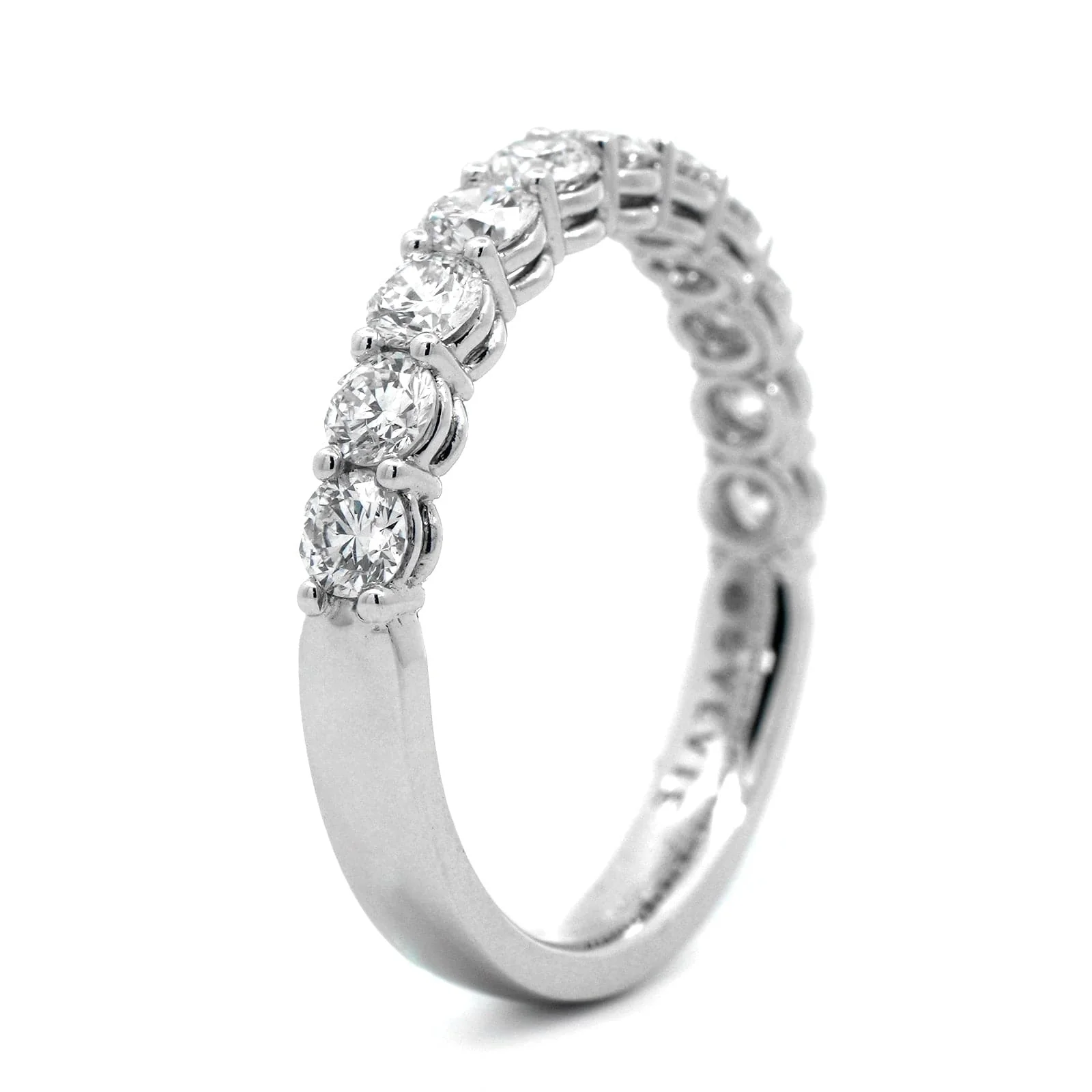 18K White Gold Shared Prong Round Diamond Wedding Ring - Image 2