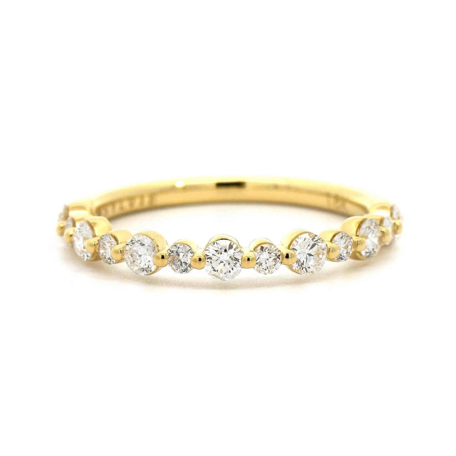 18K Yellow Gold Alternating Small and Large Diamond Wedding Ring