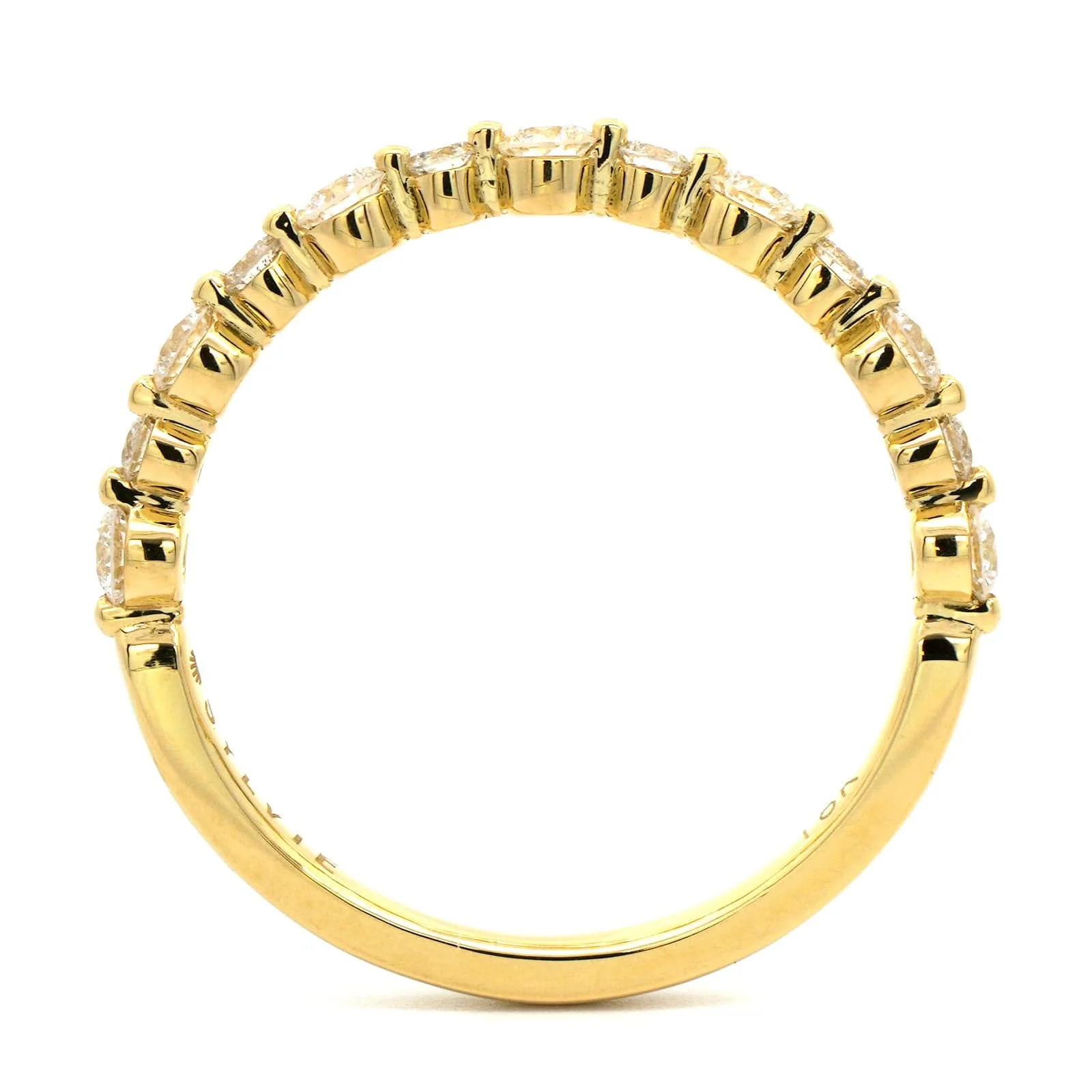 18K Yellow Gold Alternating Small and Large Diamond Wedding Ring - Image 3