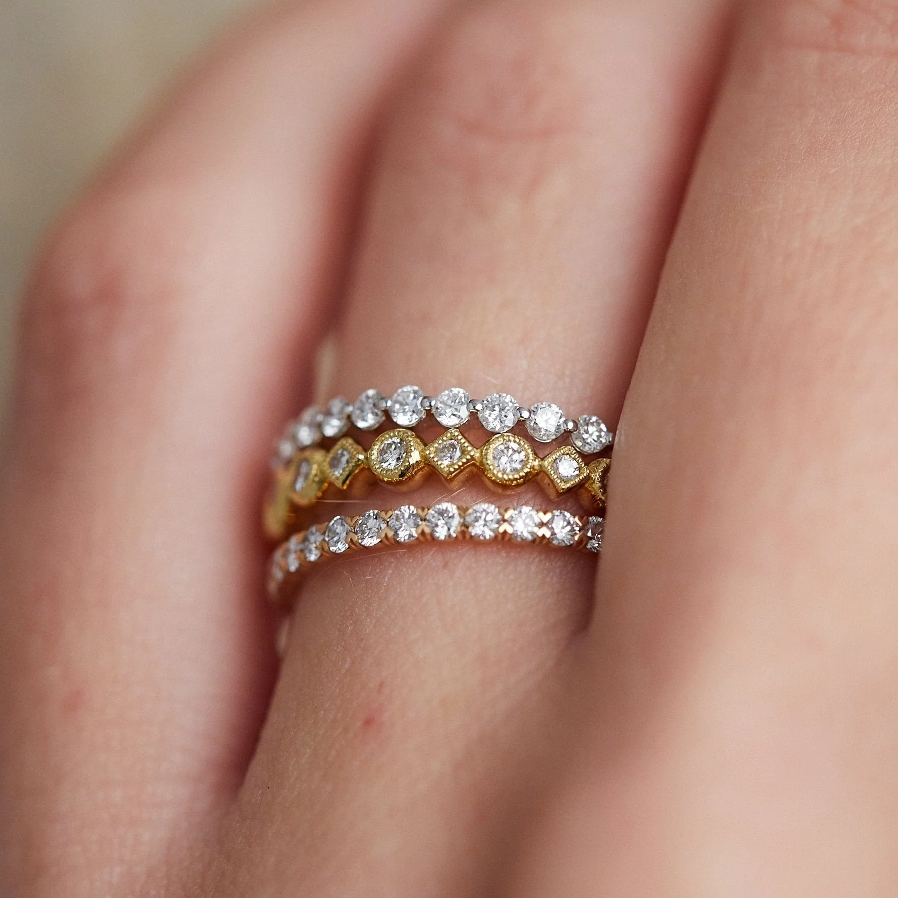 18K Rose Gold New Aire Silk Prong Band - Image 3
