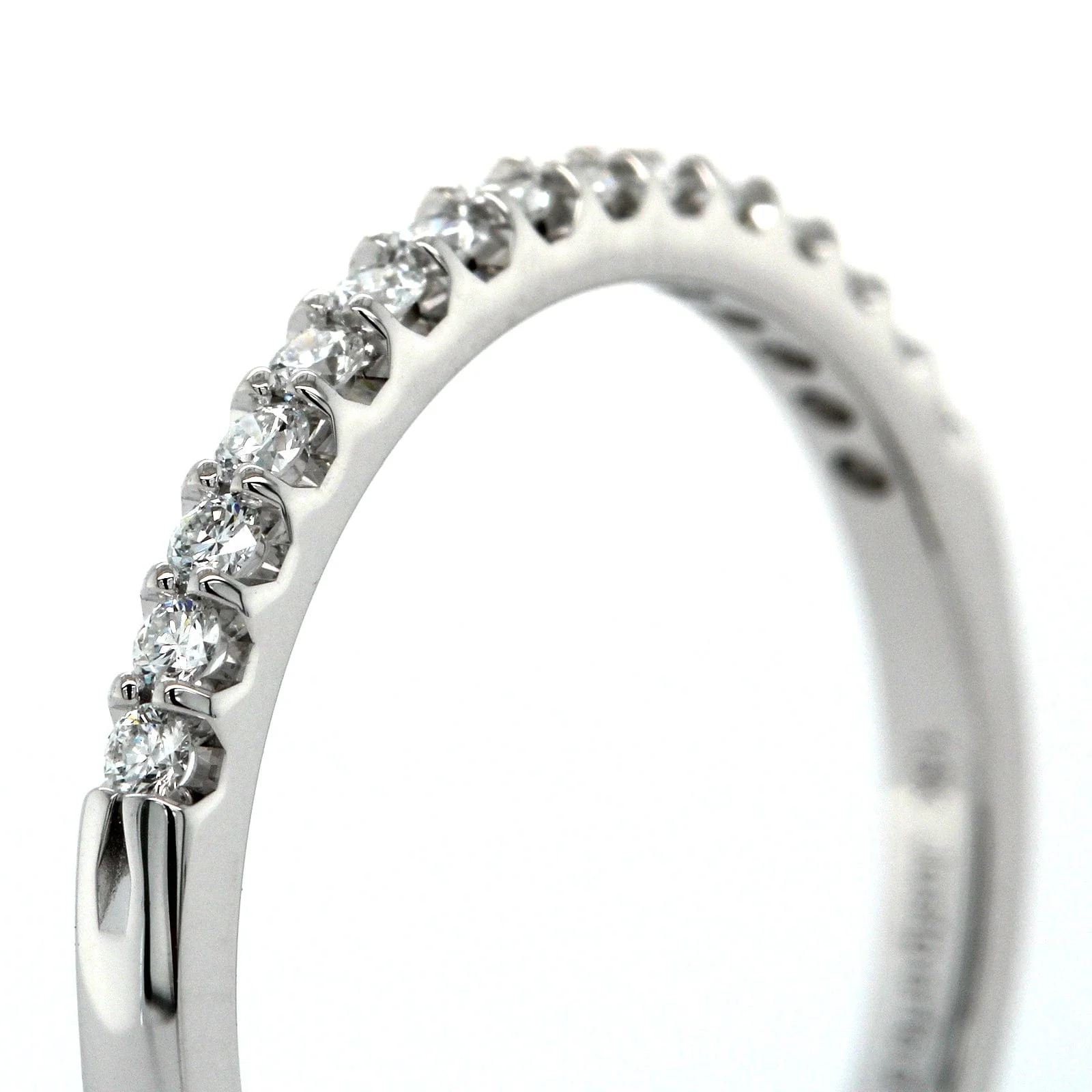 18K White Gold Shared Prong Diamond Band - Image 4