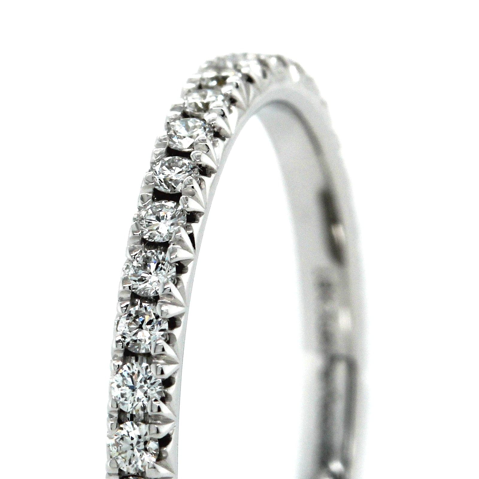 18K White Gold Shared Prong Diamond Band - Image 4