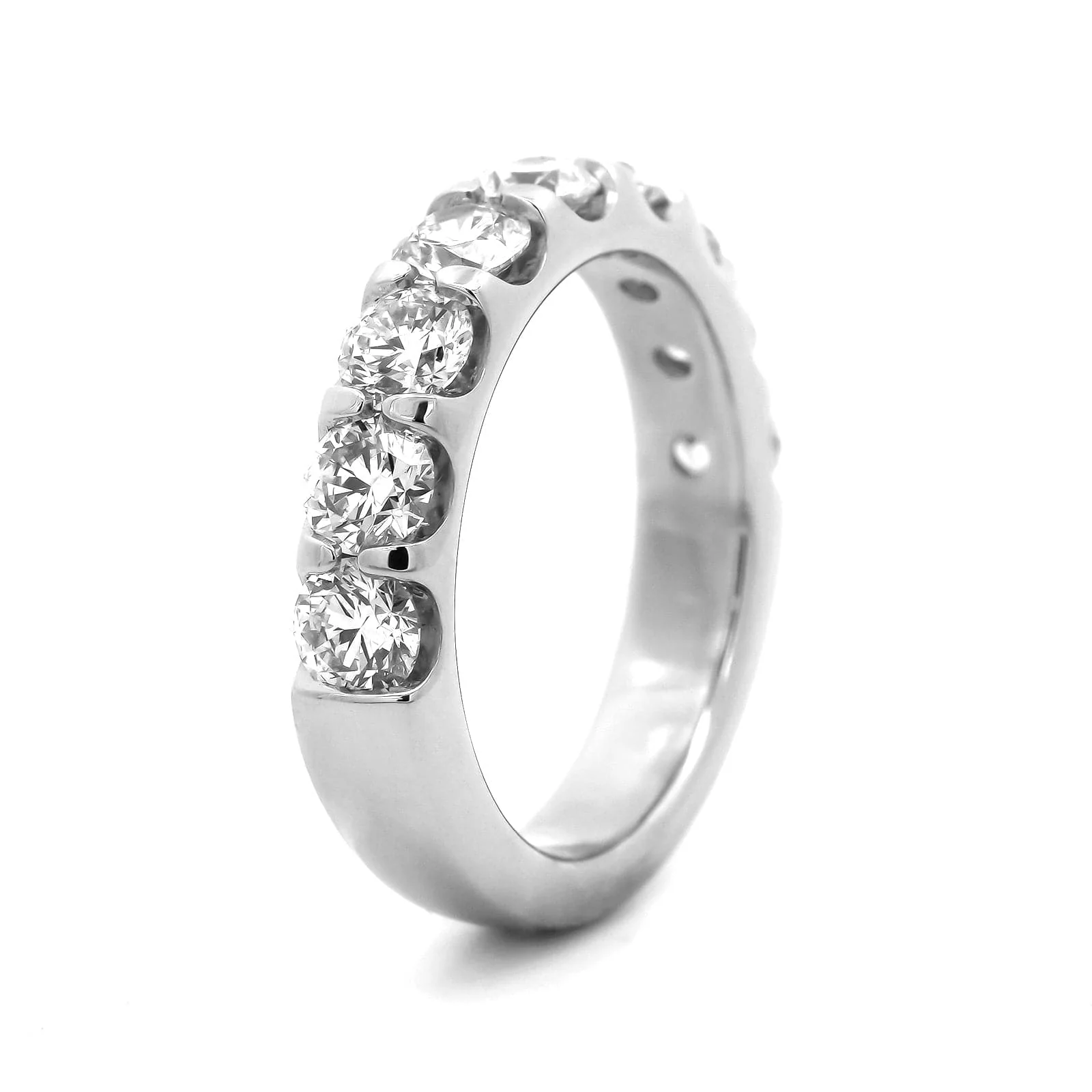 Platinum Modern Aire Shared Prong Round Diamond Band - Image 2