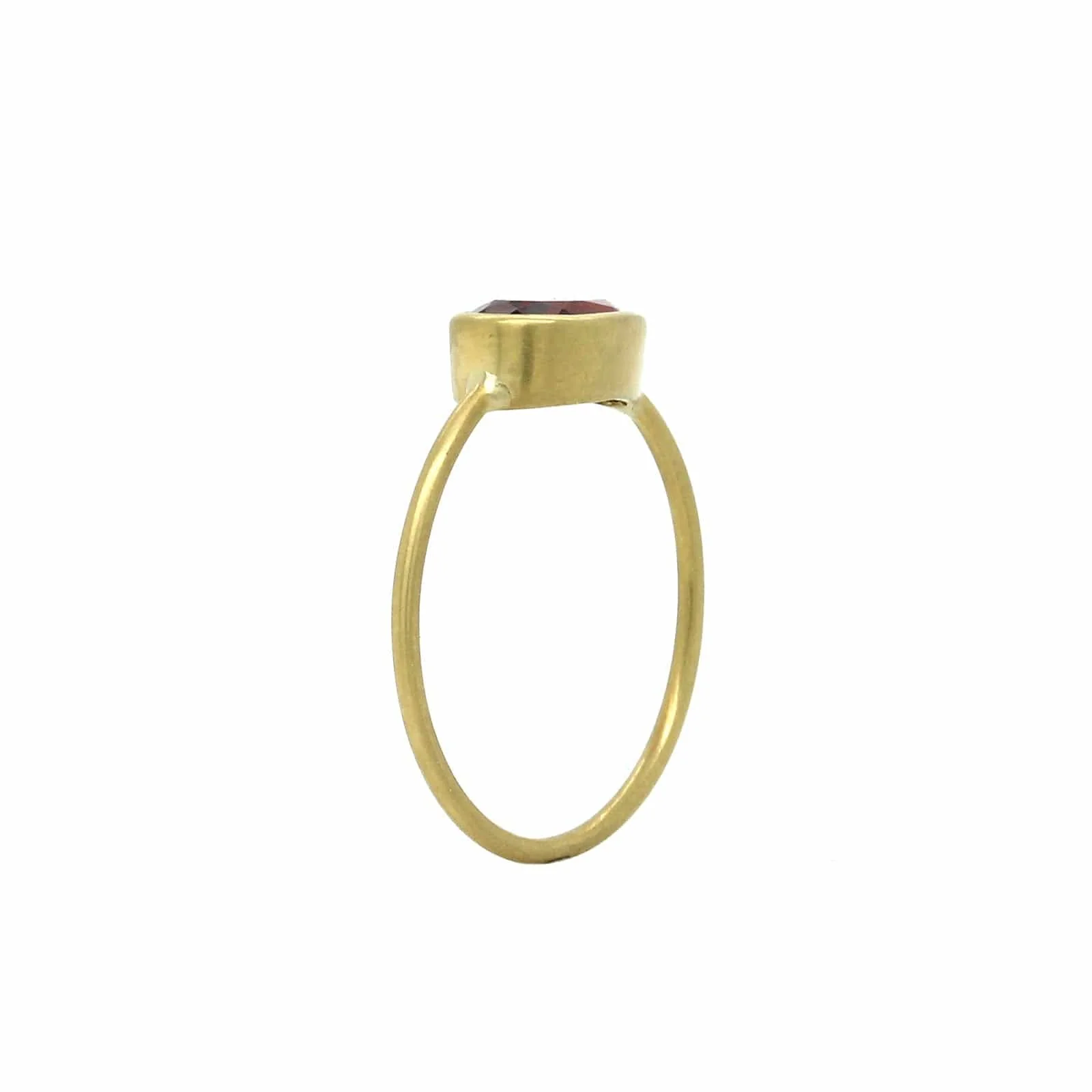 18K Yellow Gold Tear Drop Shape Garnet Ring - Image 2