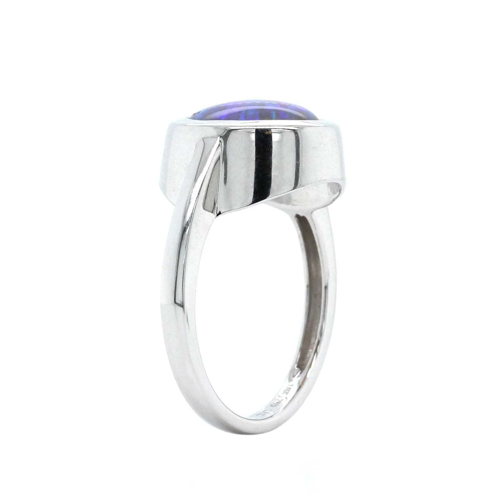 18K White Gold Oval Opal Ring - Image 2