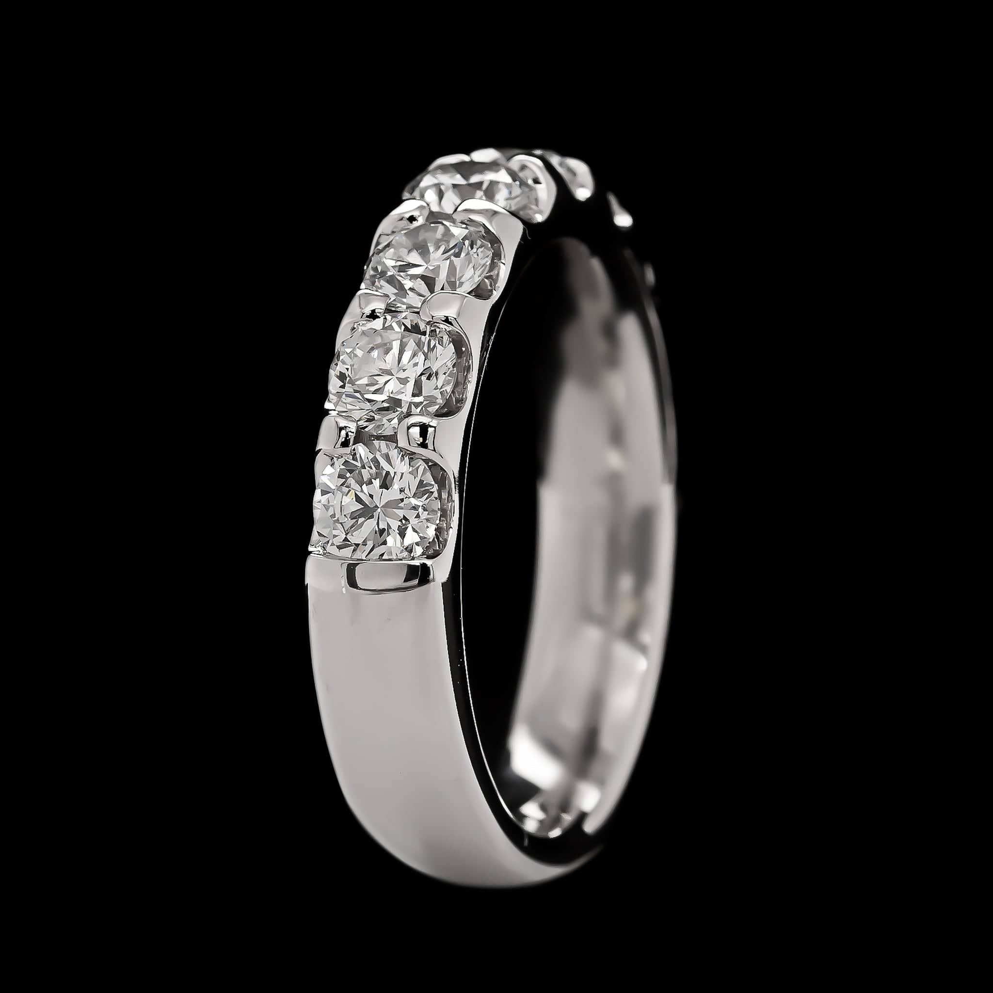 Memoire Platinum Estate Diamond 9 Stone Odessa Band - Image 2