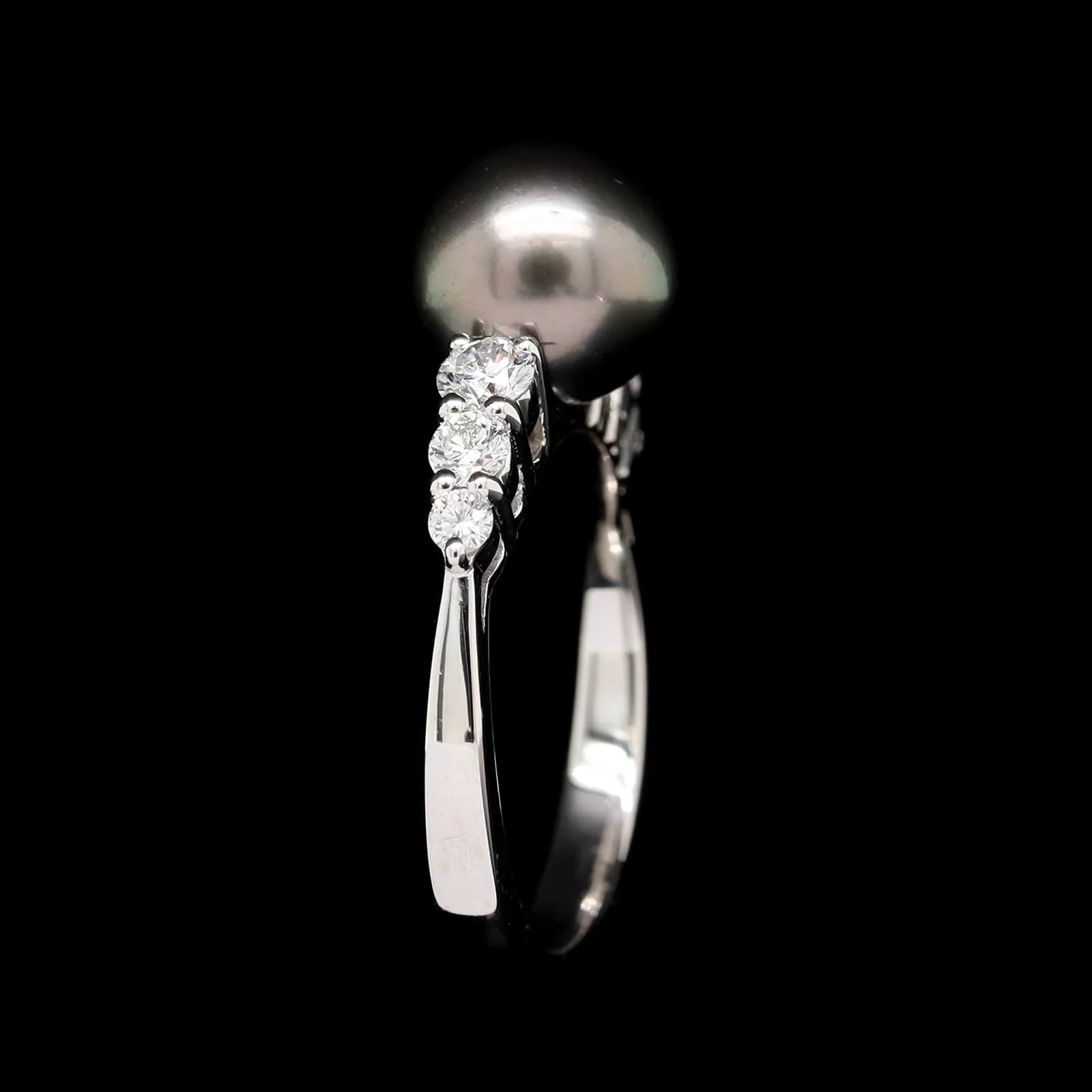 Mikimoto 18K White Gold Estate Black South Sea Cultured Pearl and Diamond Ring - Image 2