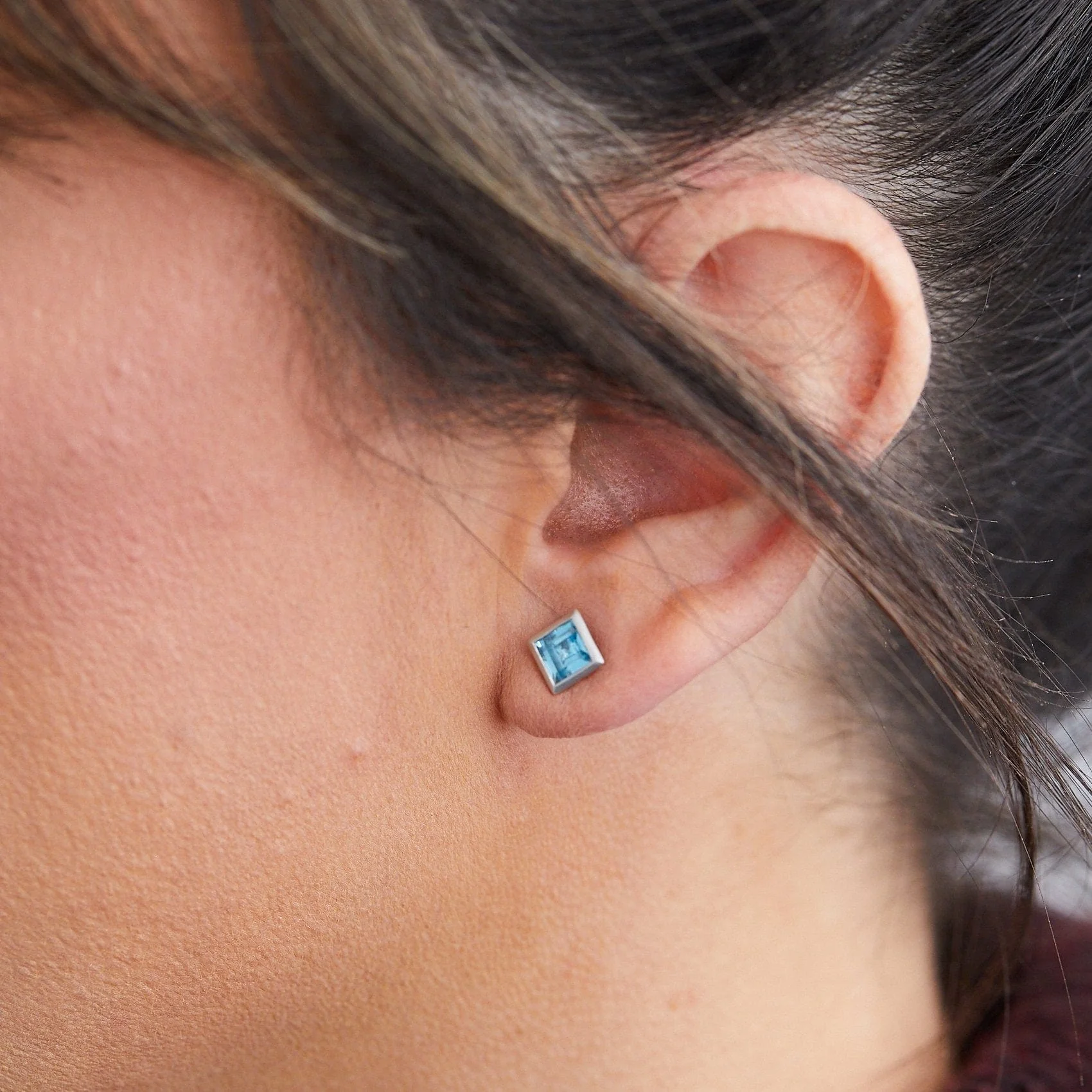 18K White Gold Blue Zircon Studs - Image 2