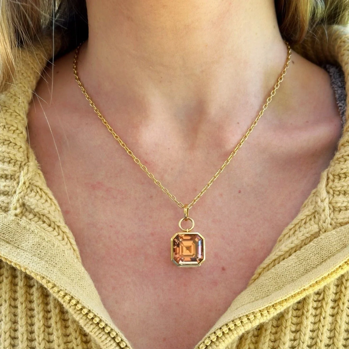 22K Yellow Gold Asscher Cut Brown Zircon Pendant - Image 2