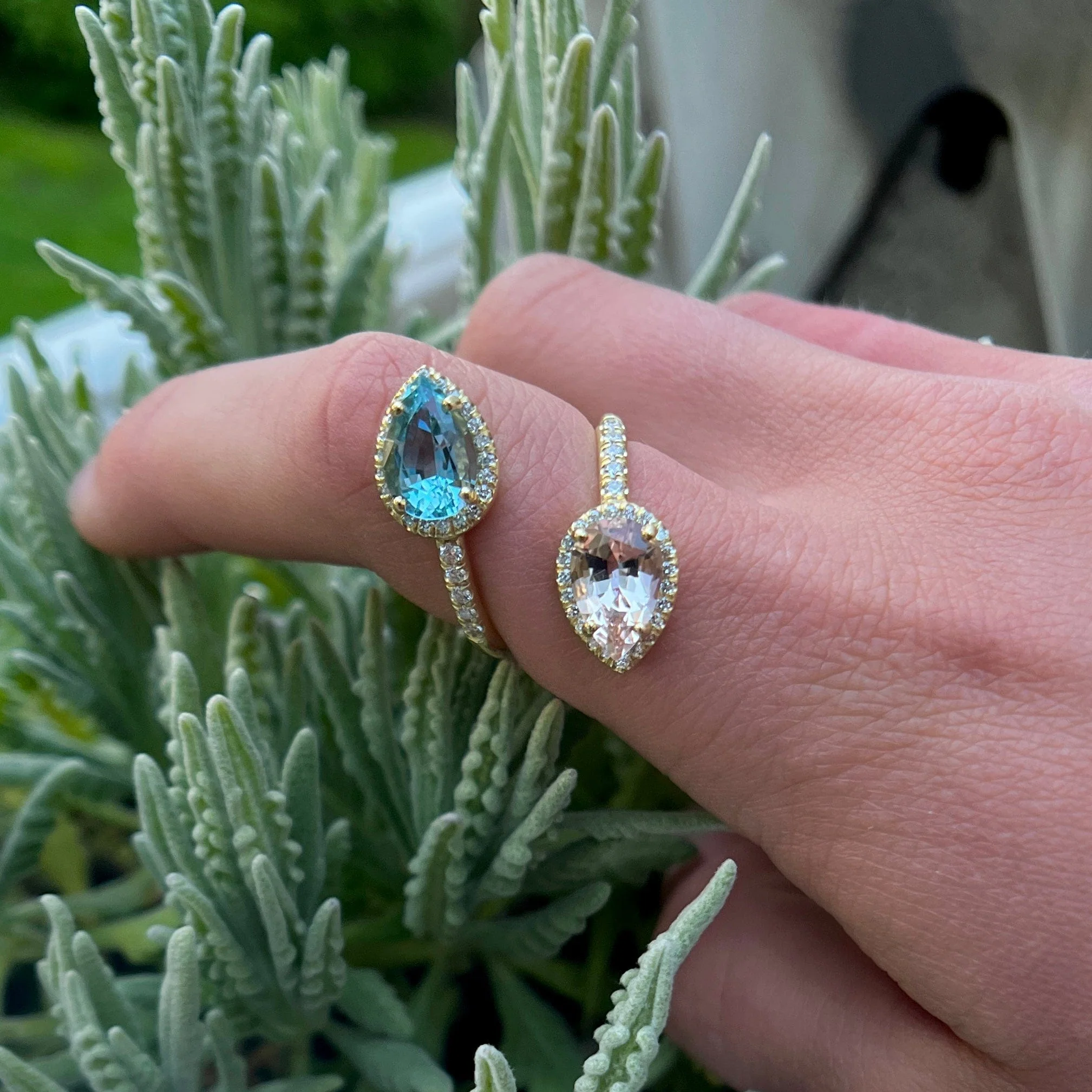 18K Yellow Gold Morganite and Aquamarine Bypass Ring - Image 2