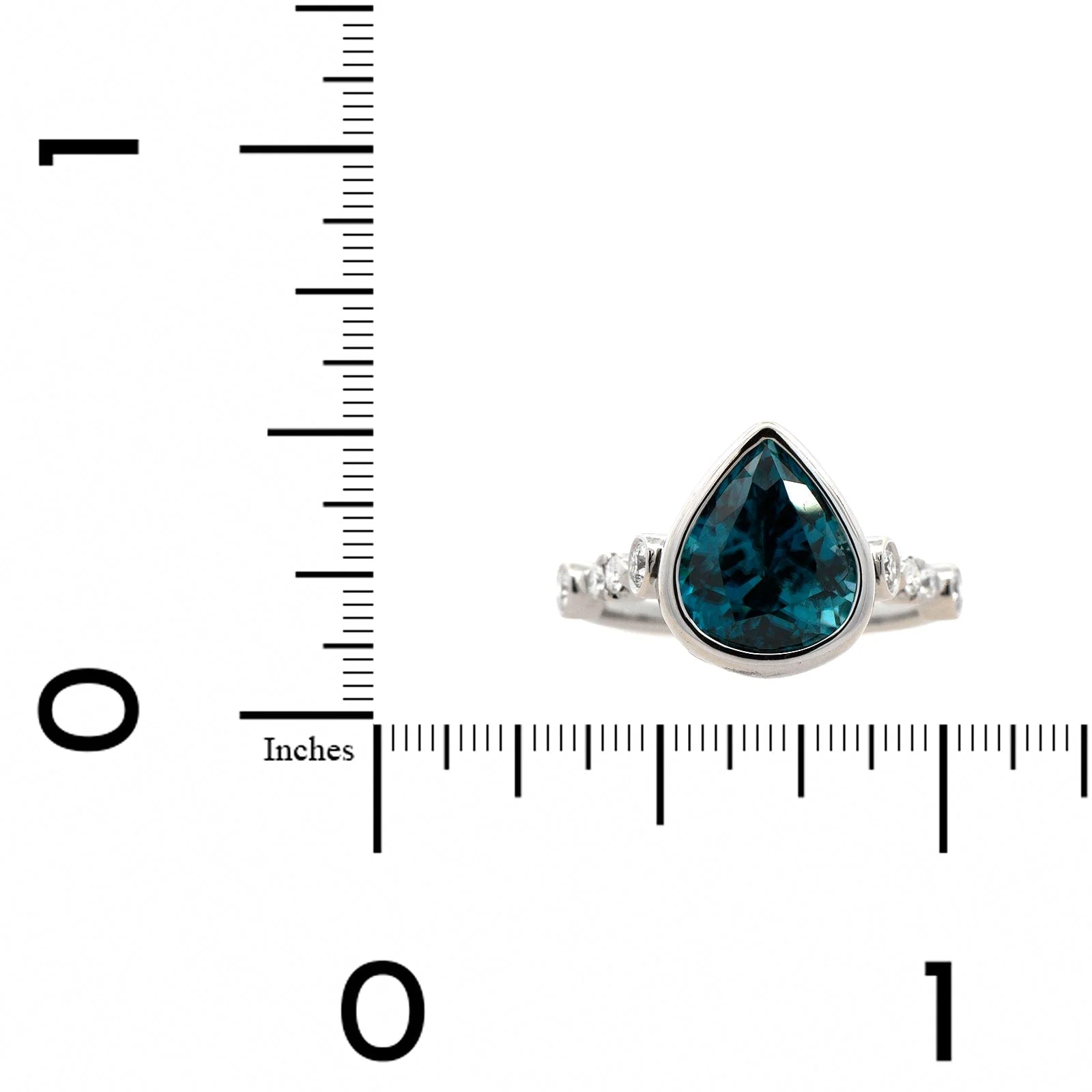 18K White Gold Pear Shaped Zircon and Diamond Ring - Image 3