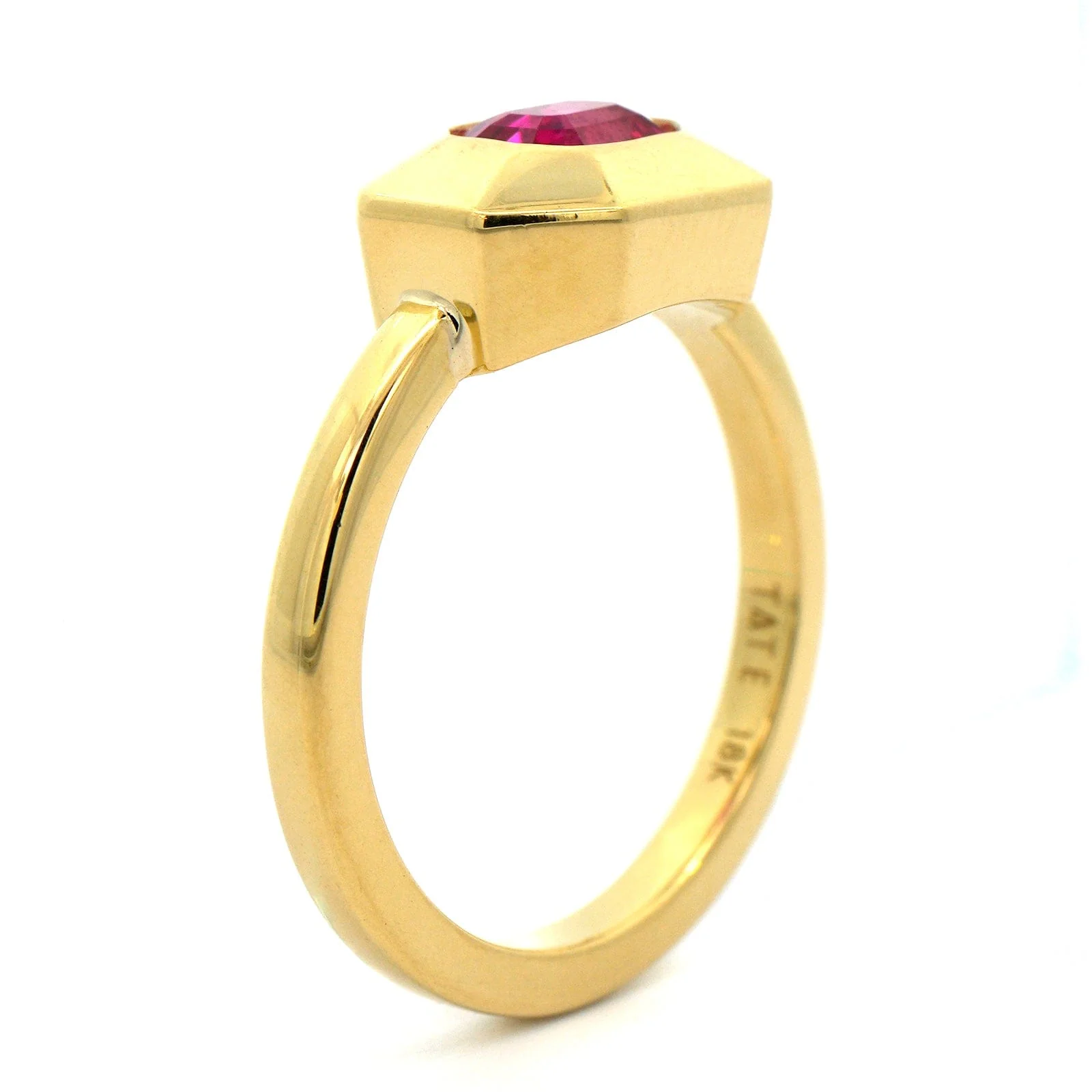 18K Yellow Gold Bezel Set Pink Spinel Ring - Image 2