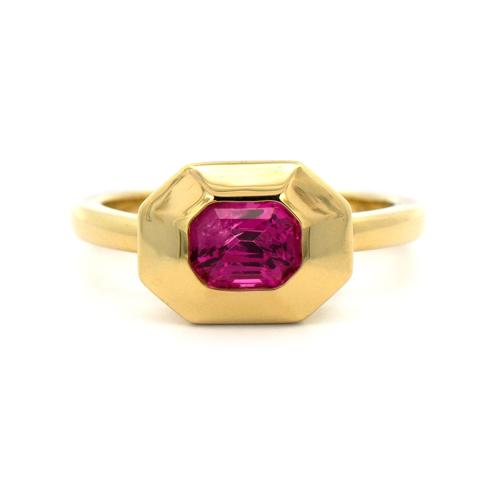 18K Yellow Gold Bezel Set Pink Spinel Ring - Image 4