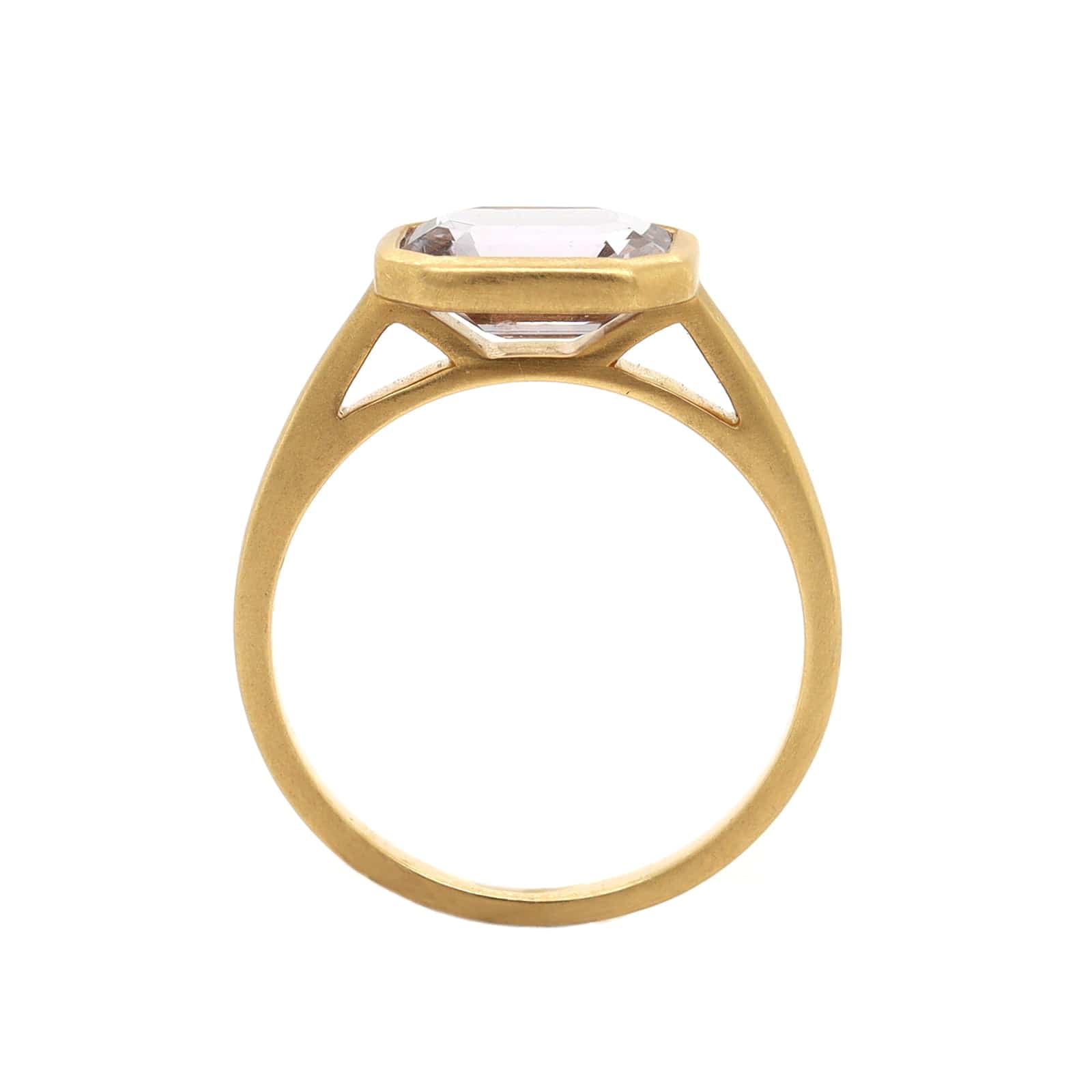 18K Yellow Gold Emerald Cut Gray Spinel Ring - Image 3