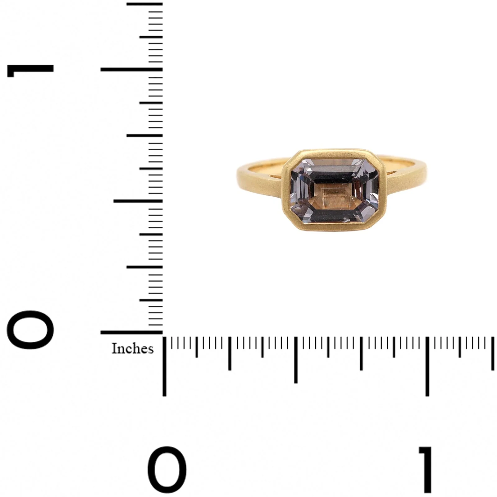 18K Yellow Gold Emerald Cut Gray Spinel Ring - Image 4