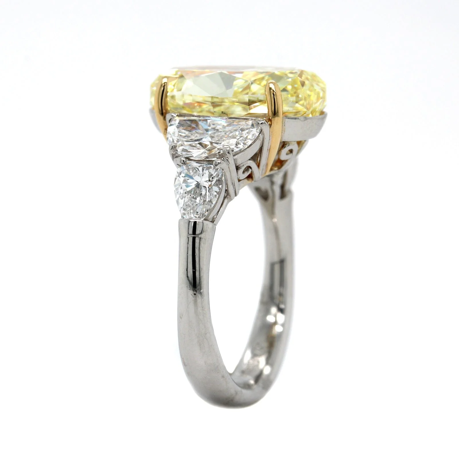 Platinum and 18K Yellow Gold Oval Diamond Engagement Ring - Image 2