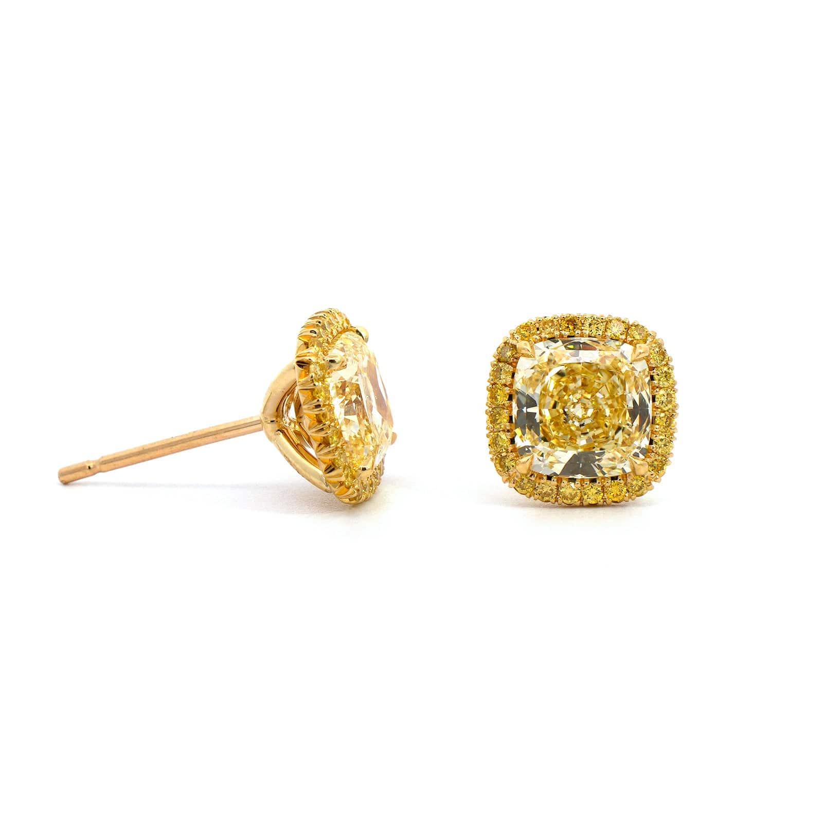 18K Yellow Gold Diamond Stud Earrings - Image 3