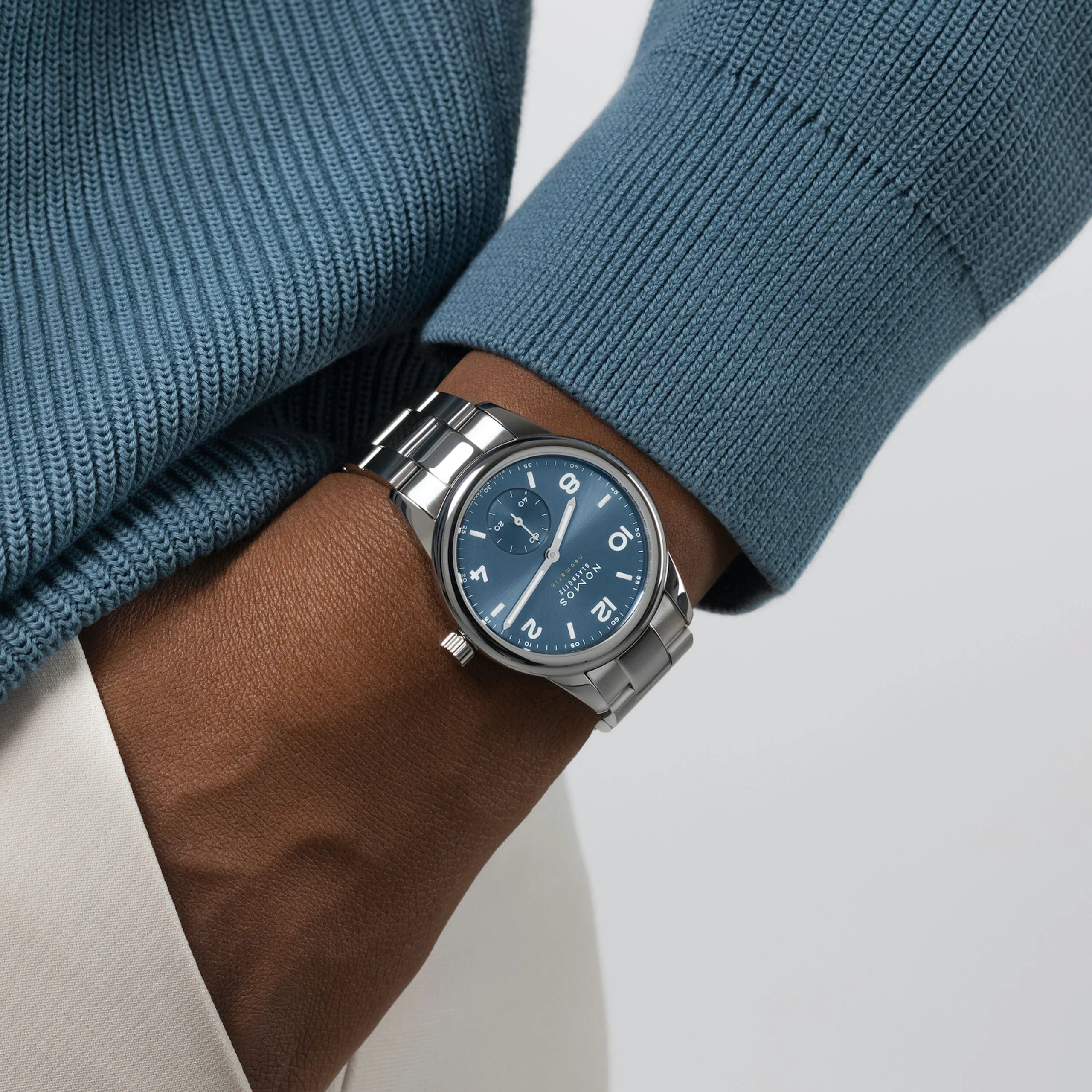 NOMOS Glashütte Club Sport Neomatik 42 Date Blue 750 - Image 2