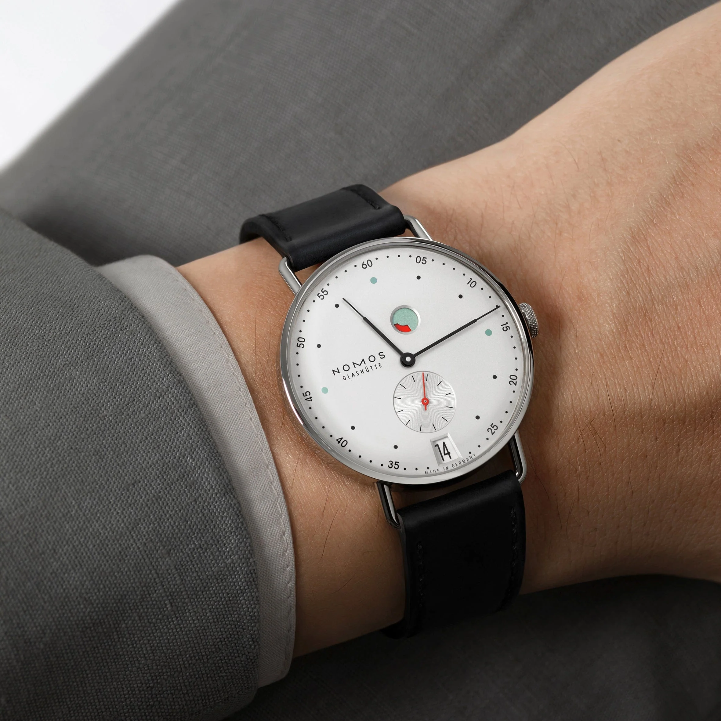 NOMOS Glashütte Metro Date Power Reserve 1101 - Image 4