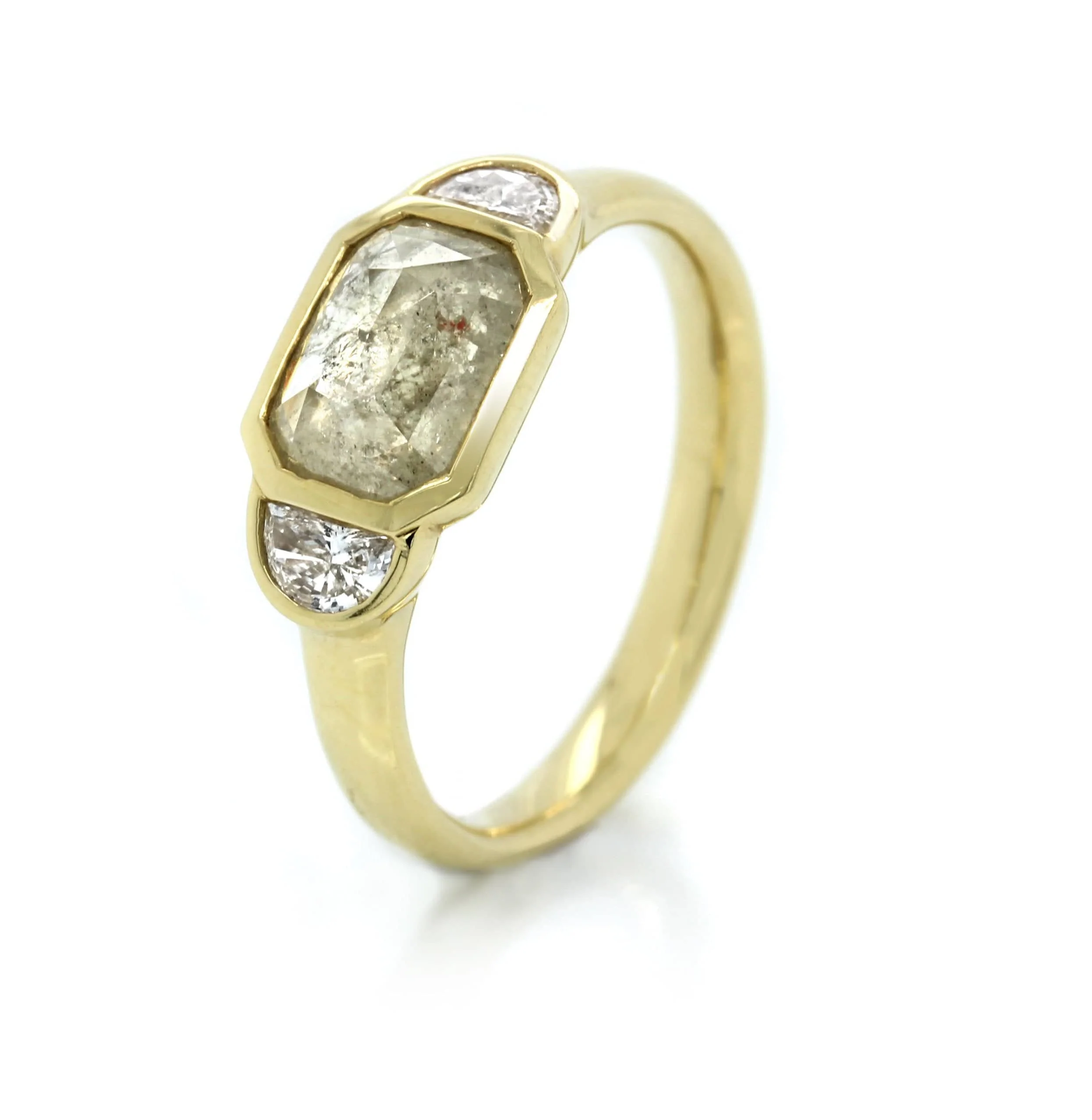 18K Yellow Gold Rose Cut Bezel Set Ring with Half Moon Diamond Sides - Image 2