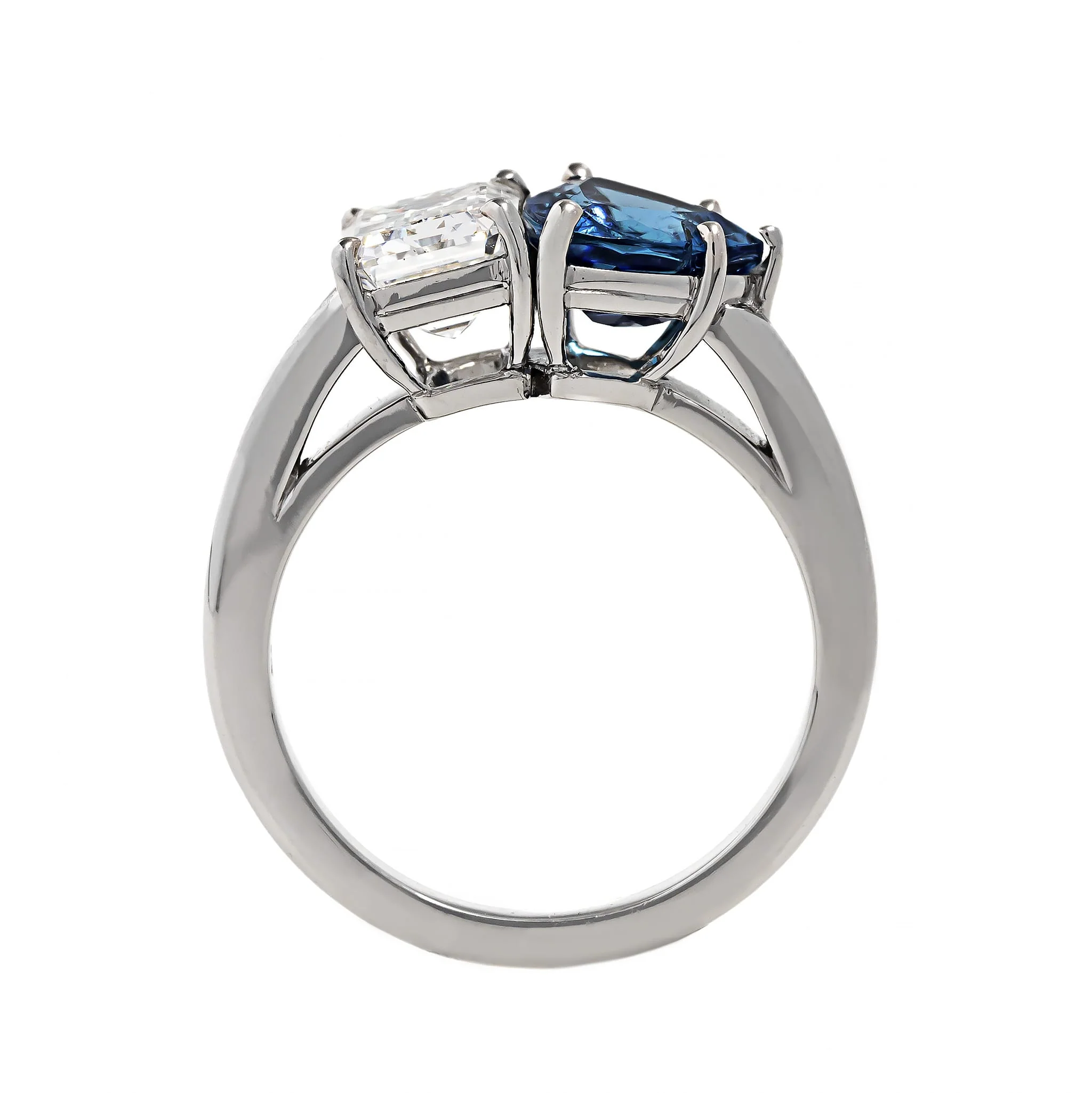 Oscar Heyman Platinum 2 Stone Blue Paraiba and Diamond Ring - Image 3