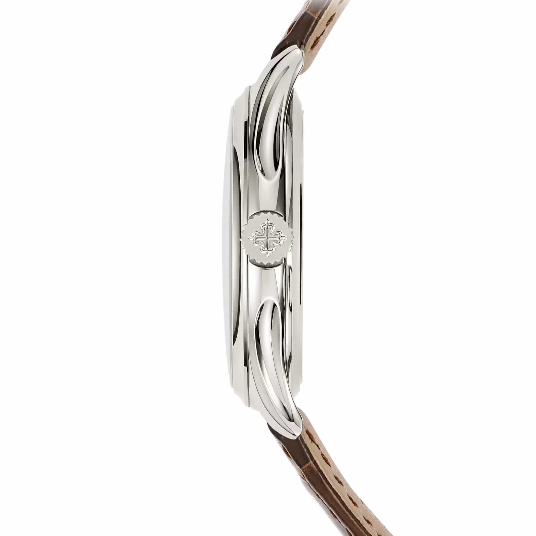 Patek Philippe Calatrava 5227G-015 - Image 3