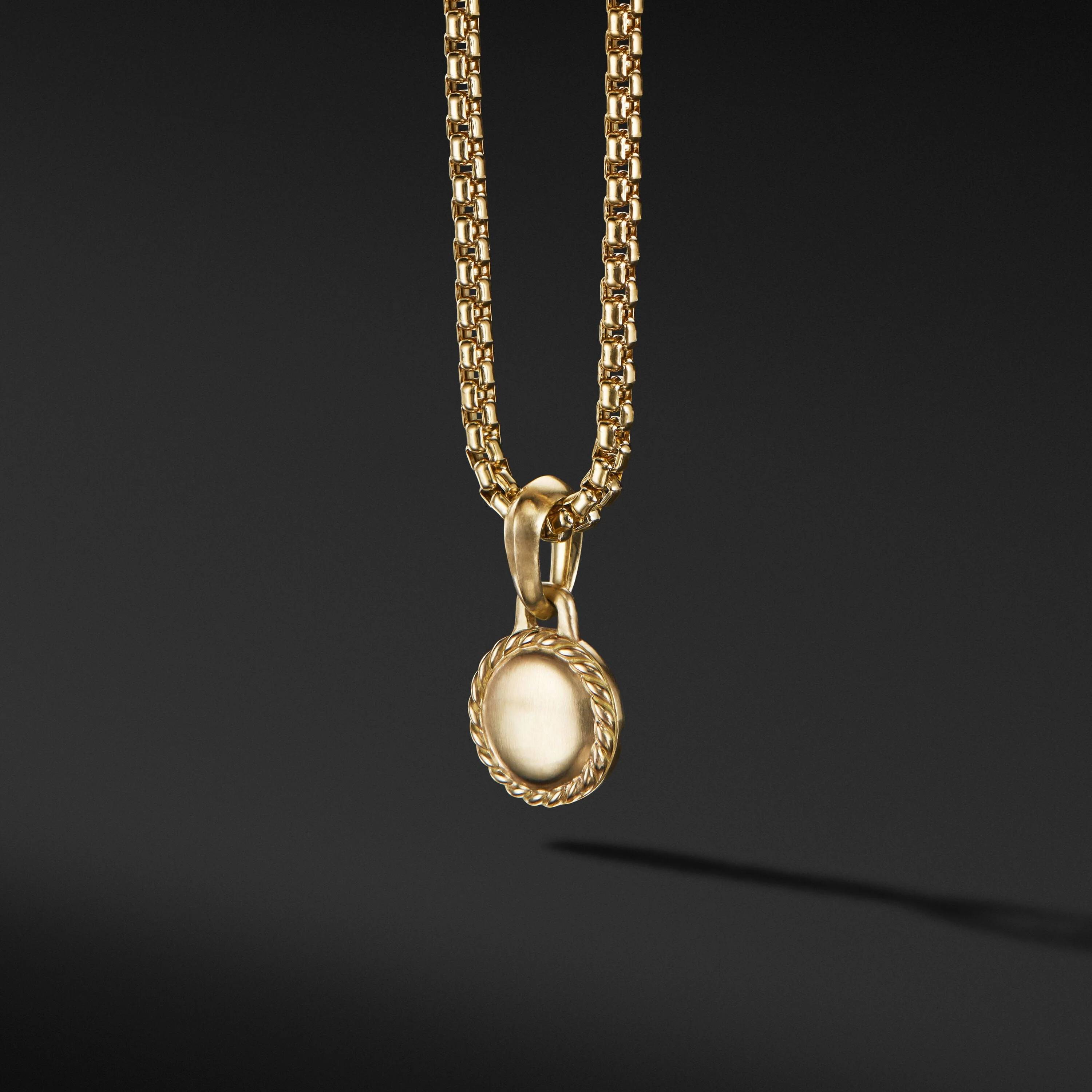 Evil Eye Amulet in 18k Yellow Gold With Blue Sapphire - Image 3