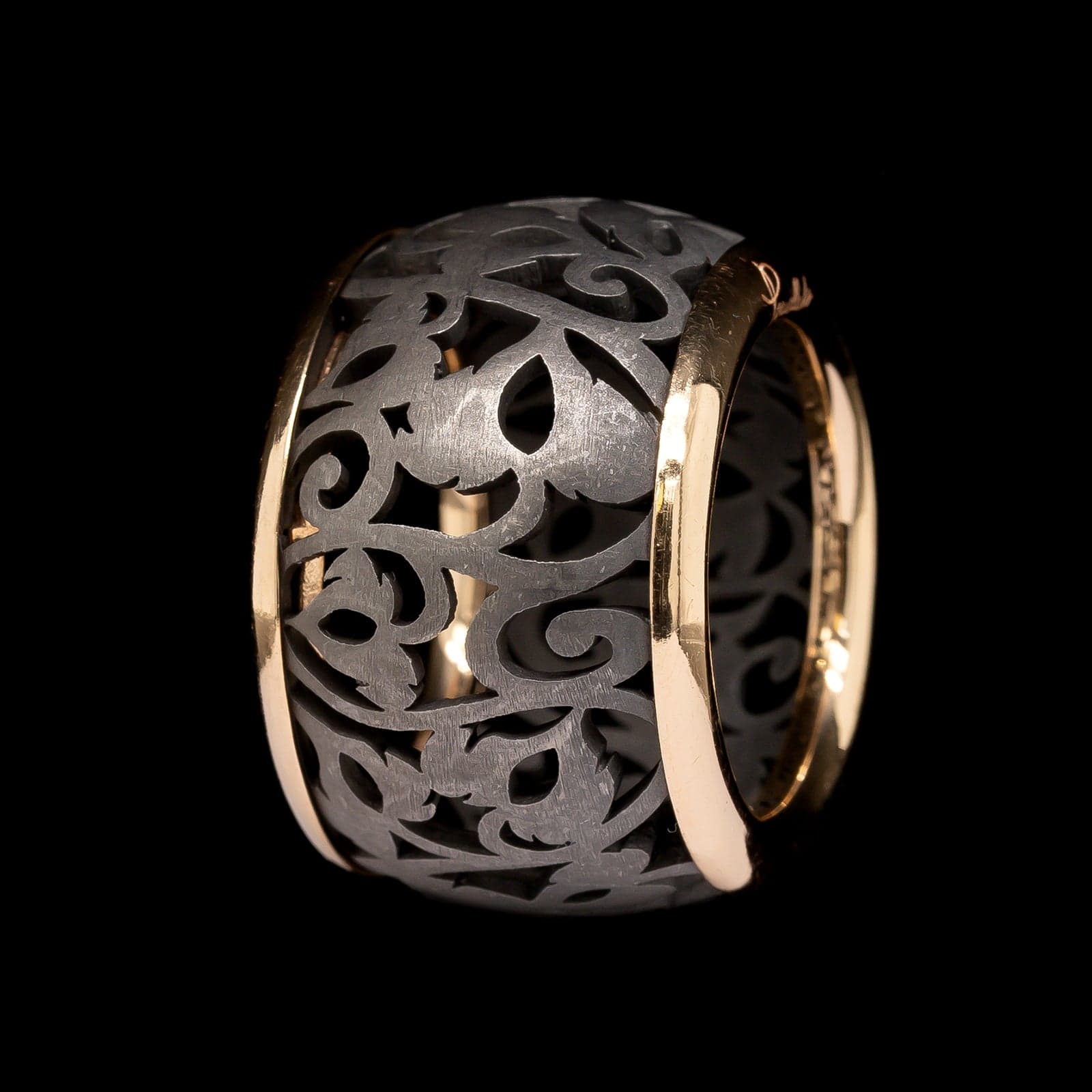 Pomellato 18K Rose Gold and Titanium Estate Arabesque Ring - Image 2