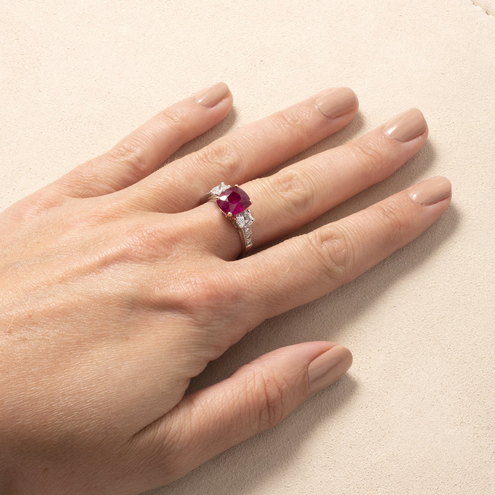 Oscar Heyman Platinum and 18K Yellow Gold Ruby and Diamond Ring - Image 2