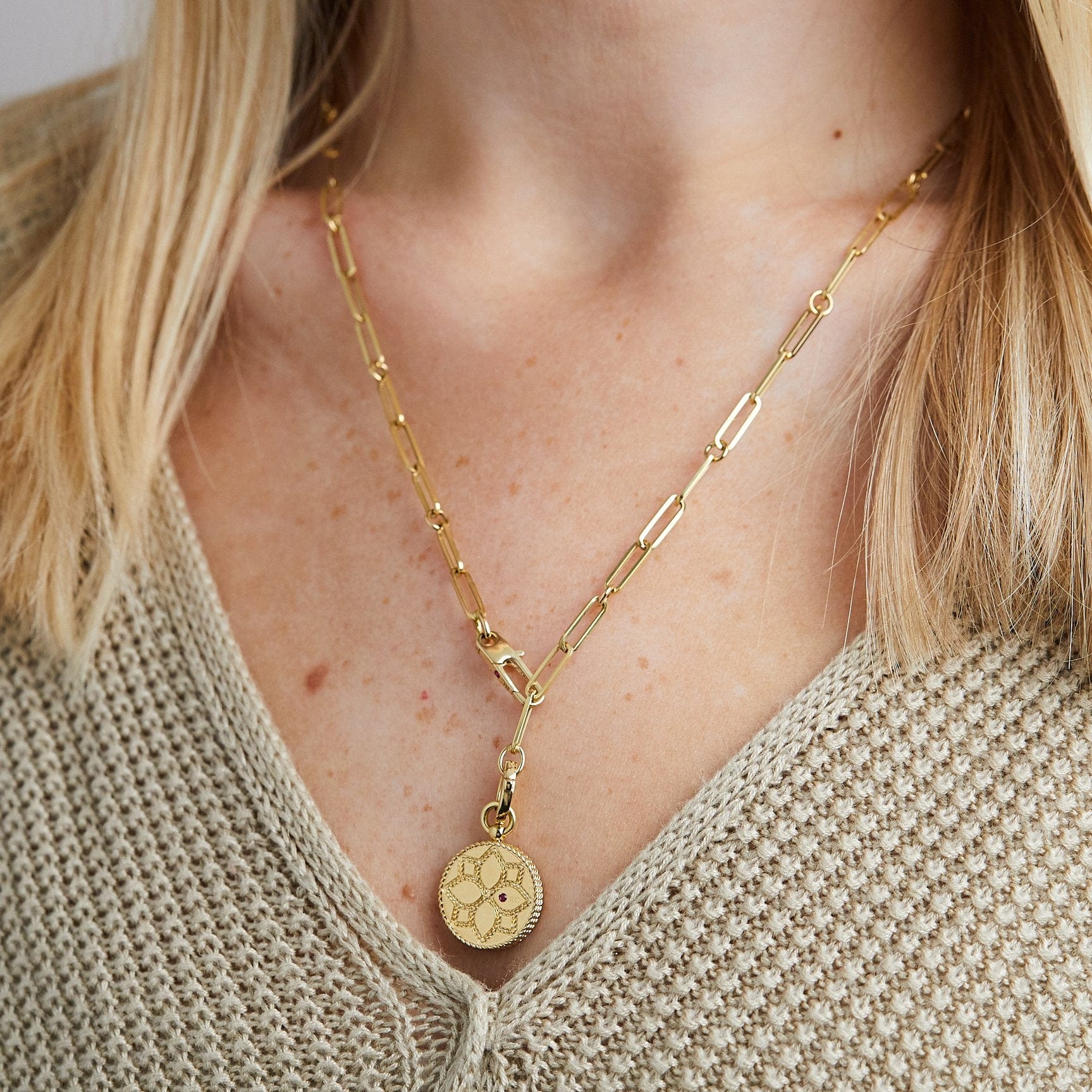 Roberto Coin 18K Yellow Gold Venetian Diamond Medal Necklace - Image 5