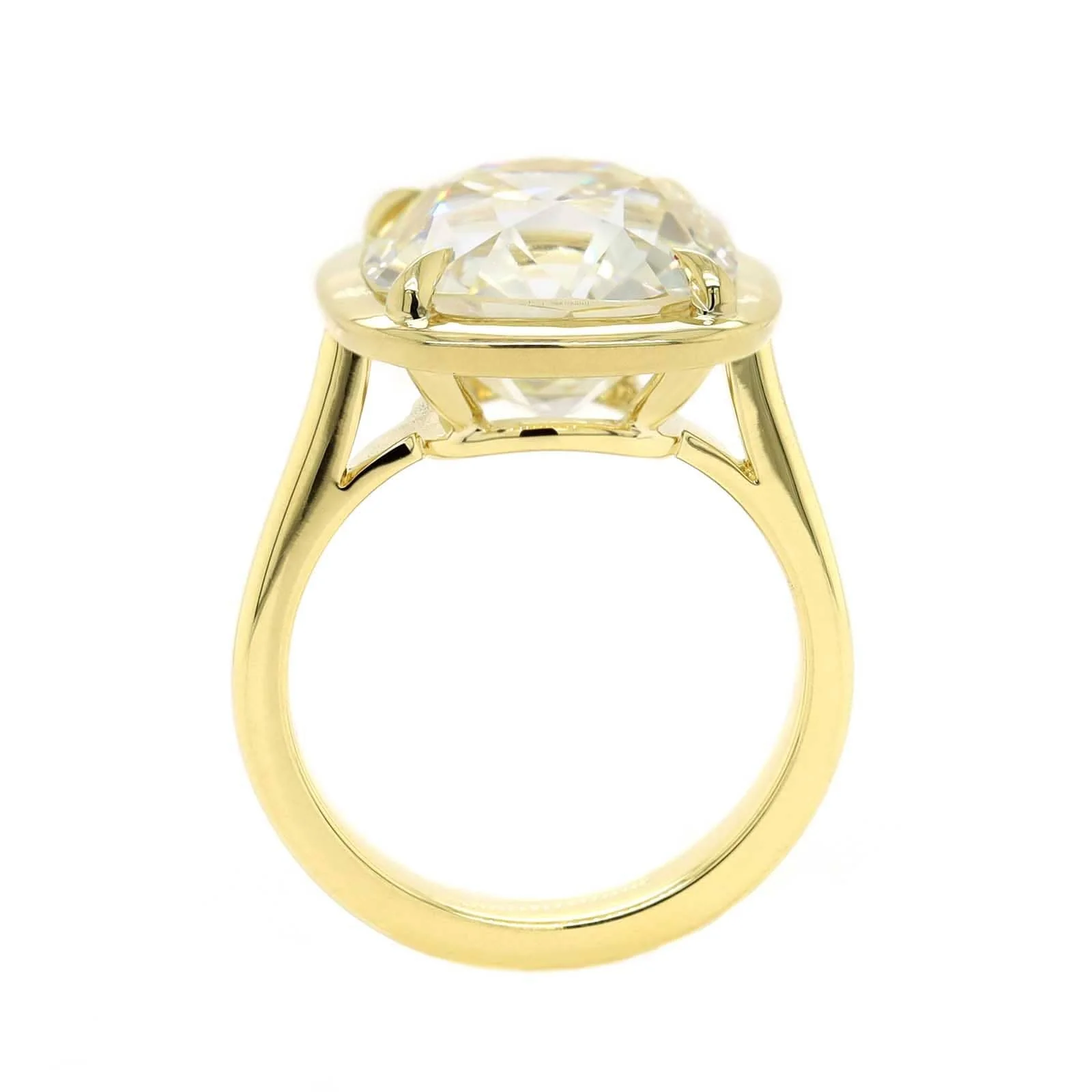 18K Yellow Gold Cushion Cut Diamond Ring - Image 3