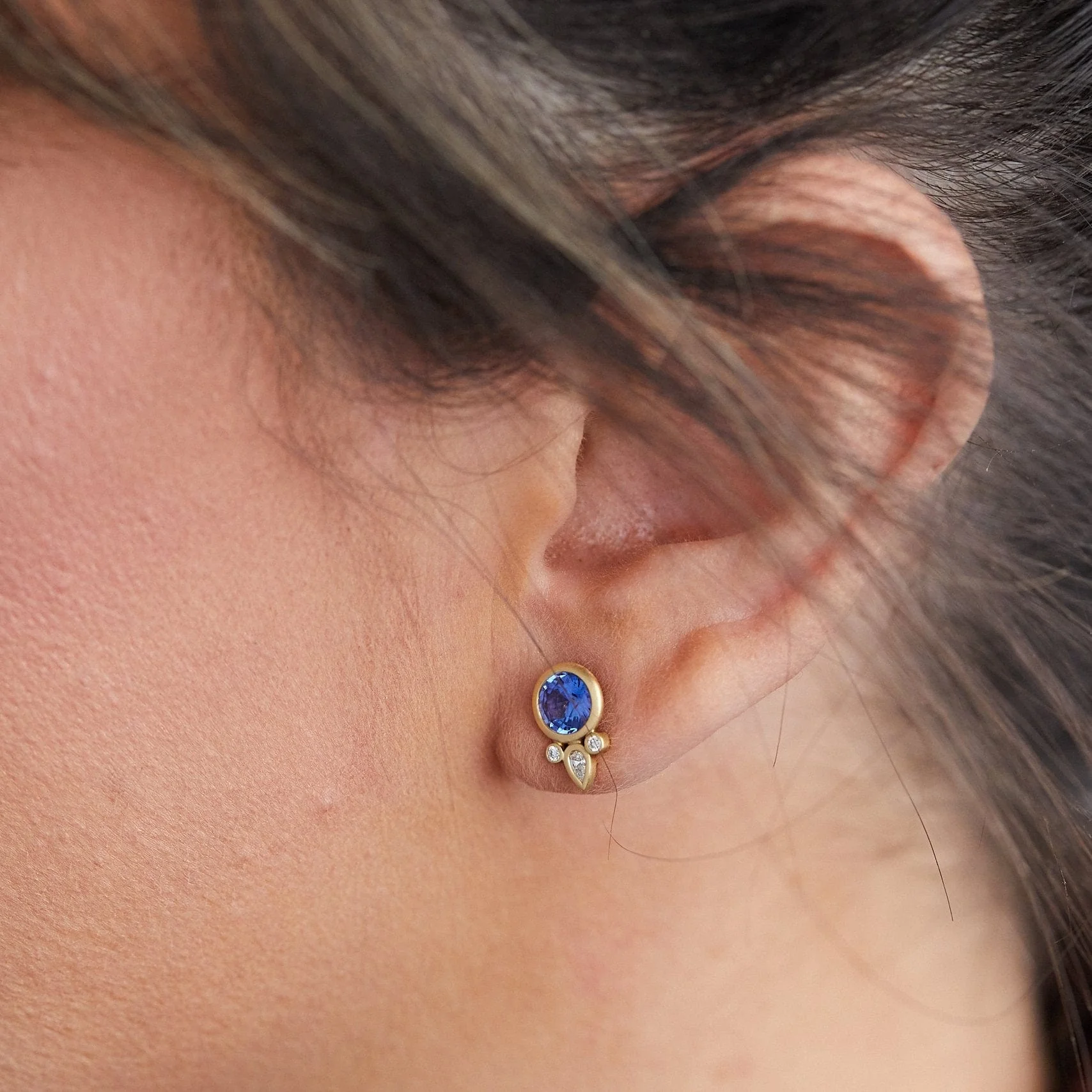 18K Yellow Gold Bezel Set Ceylon Blue Sapphire Stud Earrings - Image 2